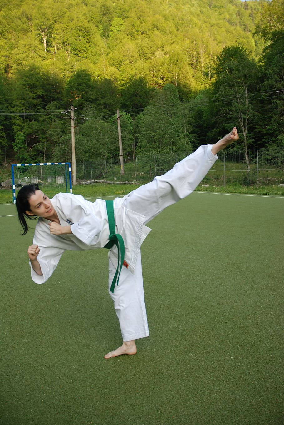 green belt, white karate gi, high kick, HD Phone Wallpaper