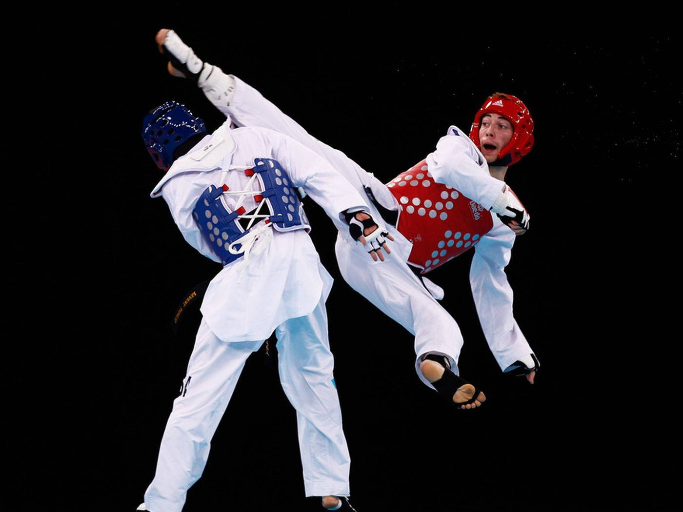 Taekwondo, battle jump reverse side kick, white uniforms, HD Desktop Wallpaper