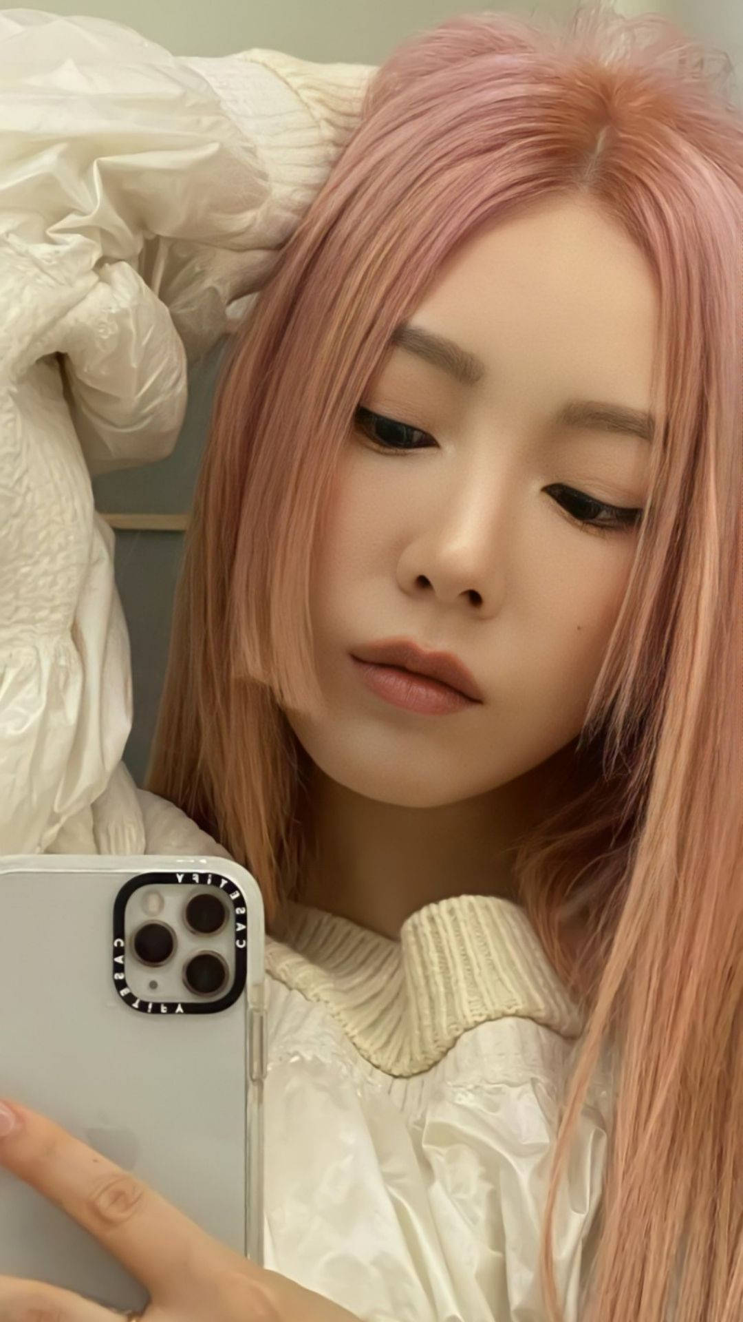 Taeyeon, mirror shot, soft pink hair, Full HD Phone Wallpaper