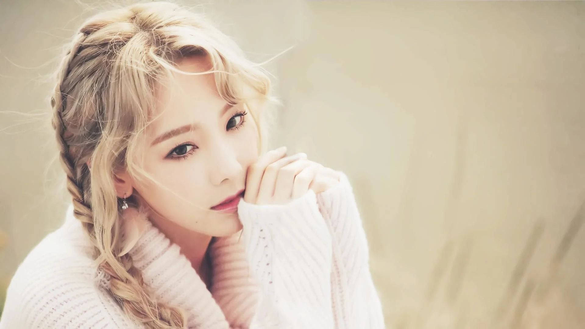 Taeyeon, blonde braided hair, white sweater, Full HD Desktop Wallpaper