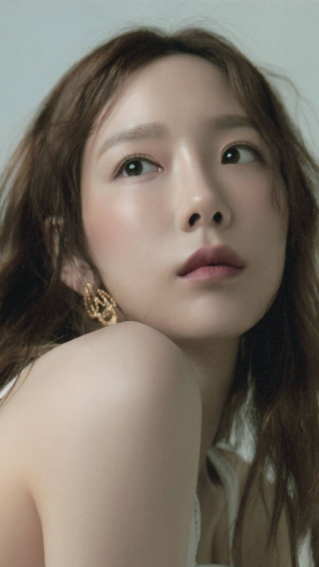 Taeyeon, glass face, long brown hair, Full HD Phone Wallpaper