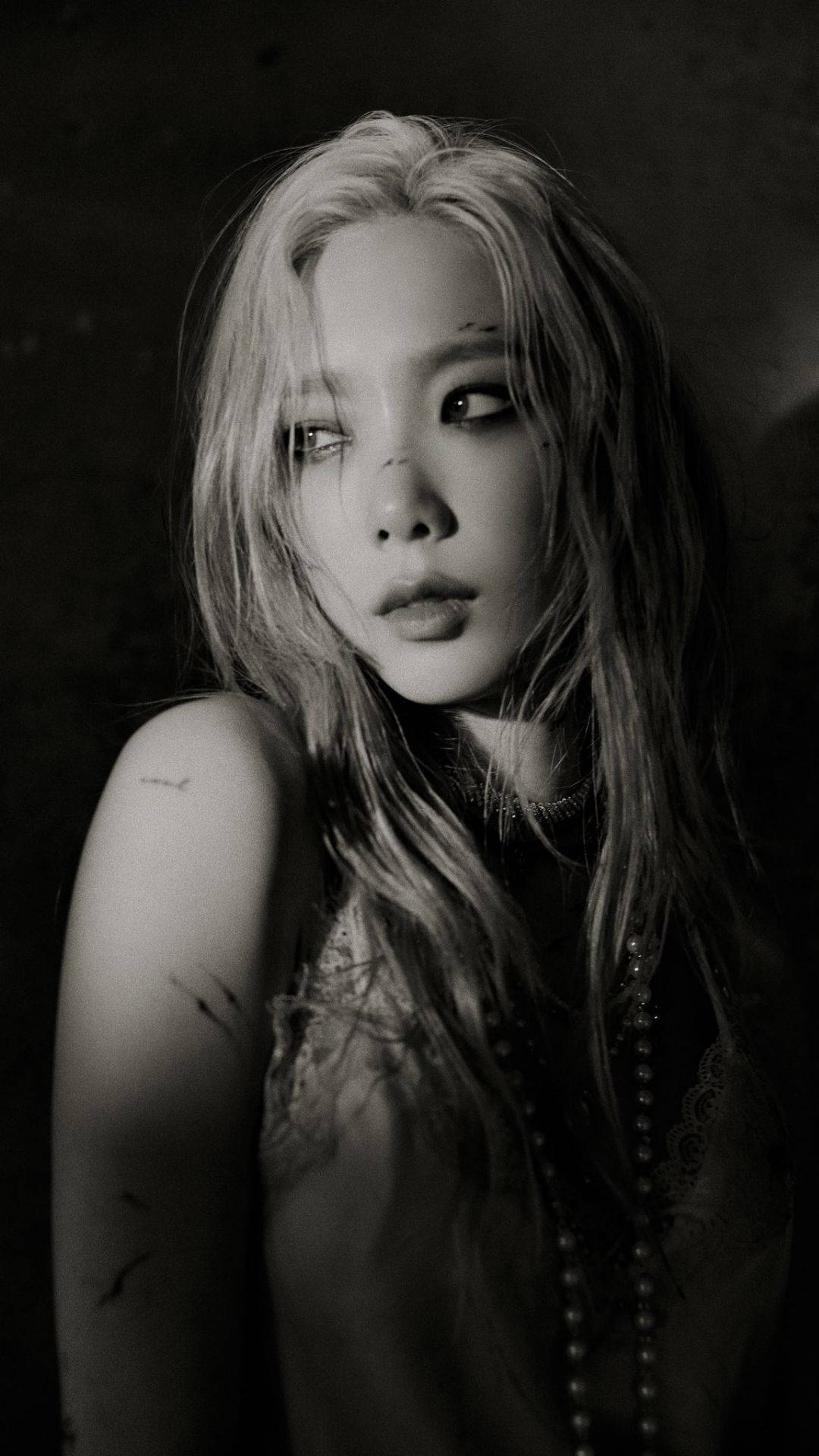 Taeyeon, tousled hair, tattoos, Full HD Phone Wallpaper