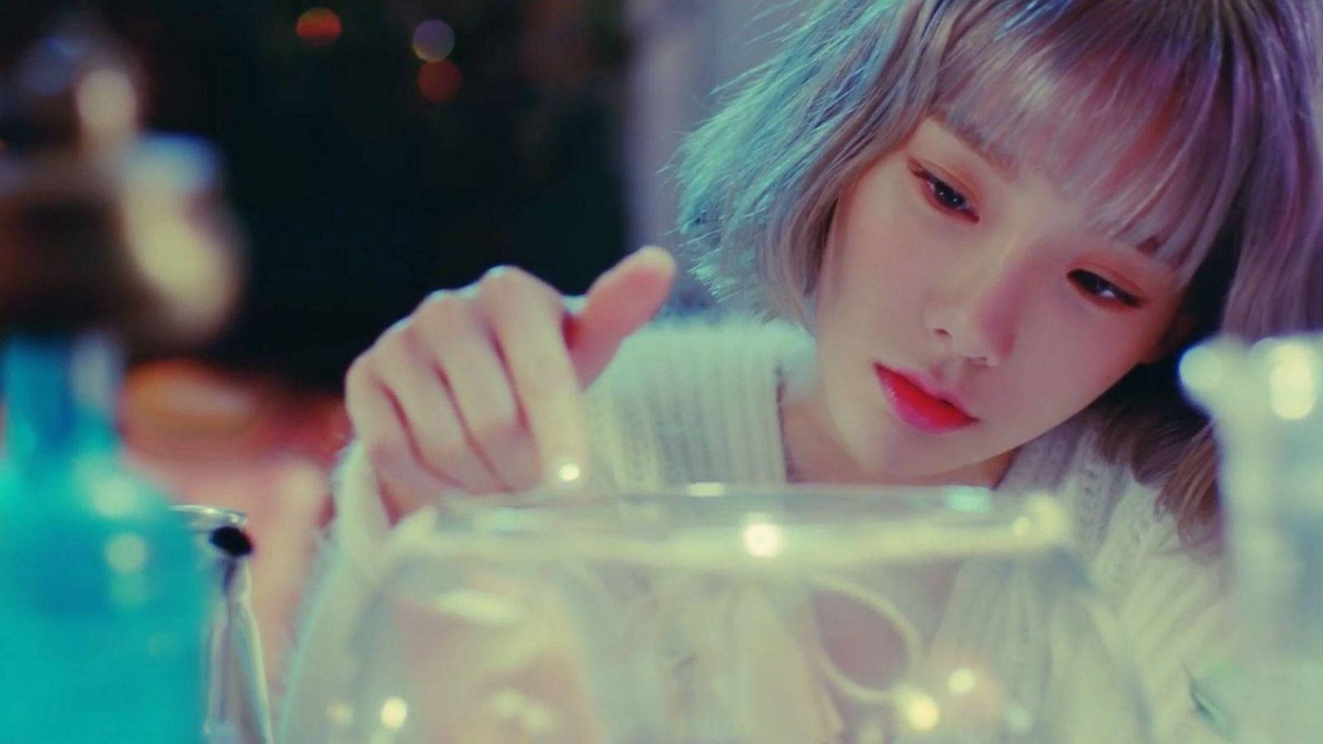 Taeyeon, fragile bowl, pastel hair, Full HD Desktop Wallpaper