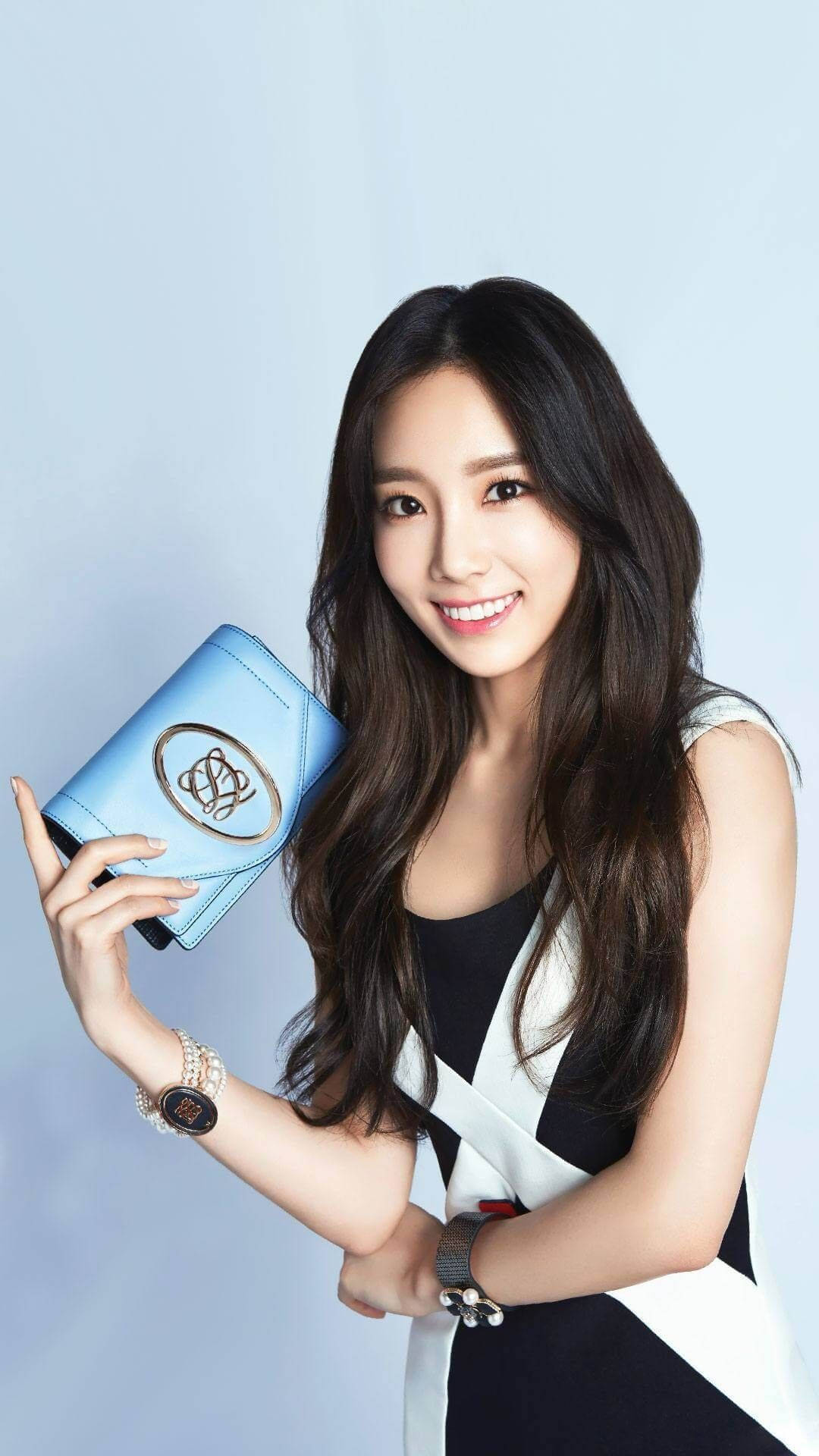 Taeyeon, blue purse, light blue wallet, Full HD Phone Wallpaper