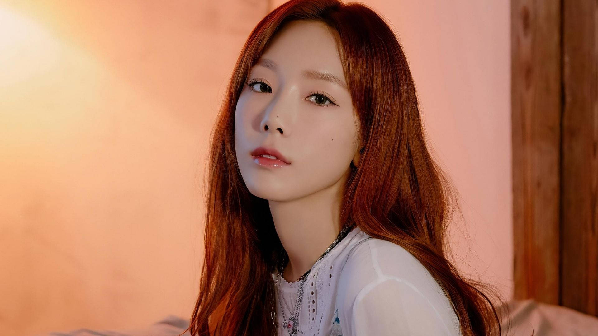 Taeyeon, long red hair, warm ambient lighting, Full HD Desktop Wallpaper