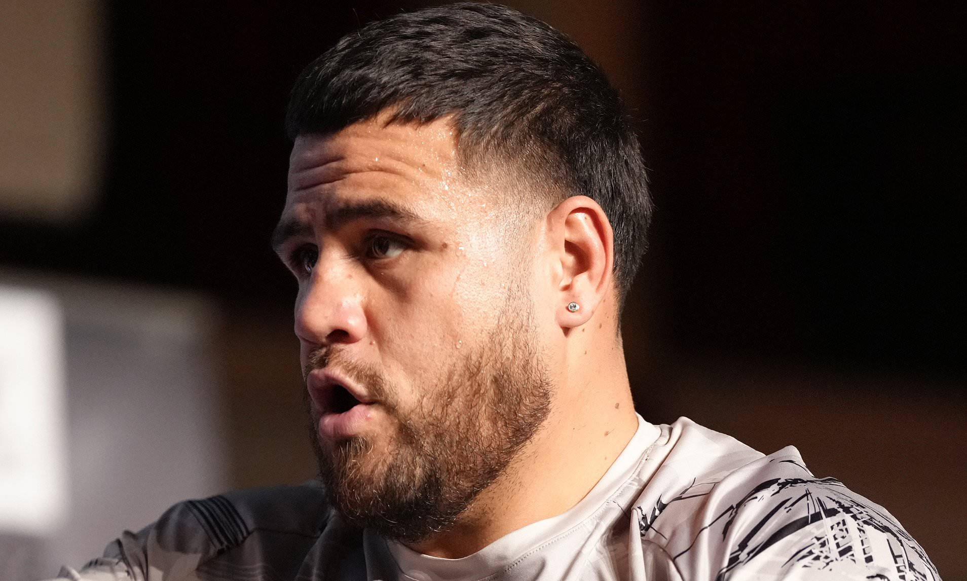 Tai Tuivasa, bearded man, earring, HD Desktop Wallpaper