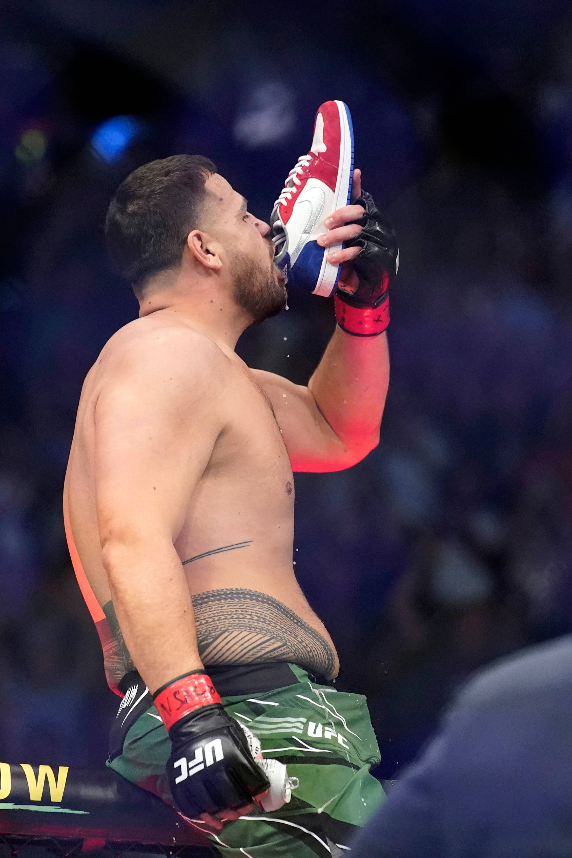 Tai Tuivasa, green shorts, red white and blue sneaker, 2K Phone Wallpaper