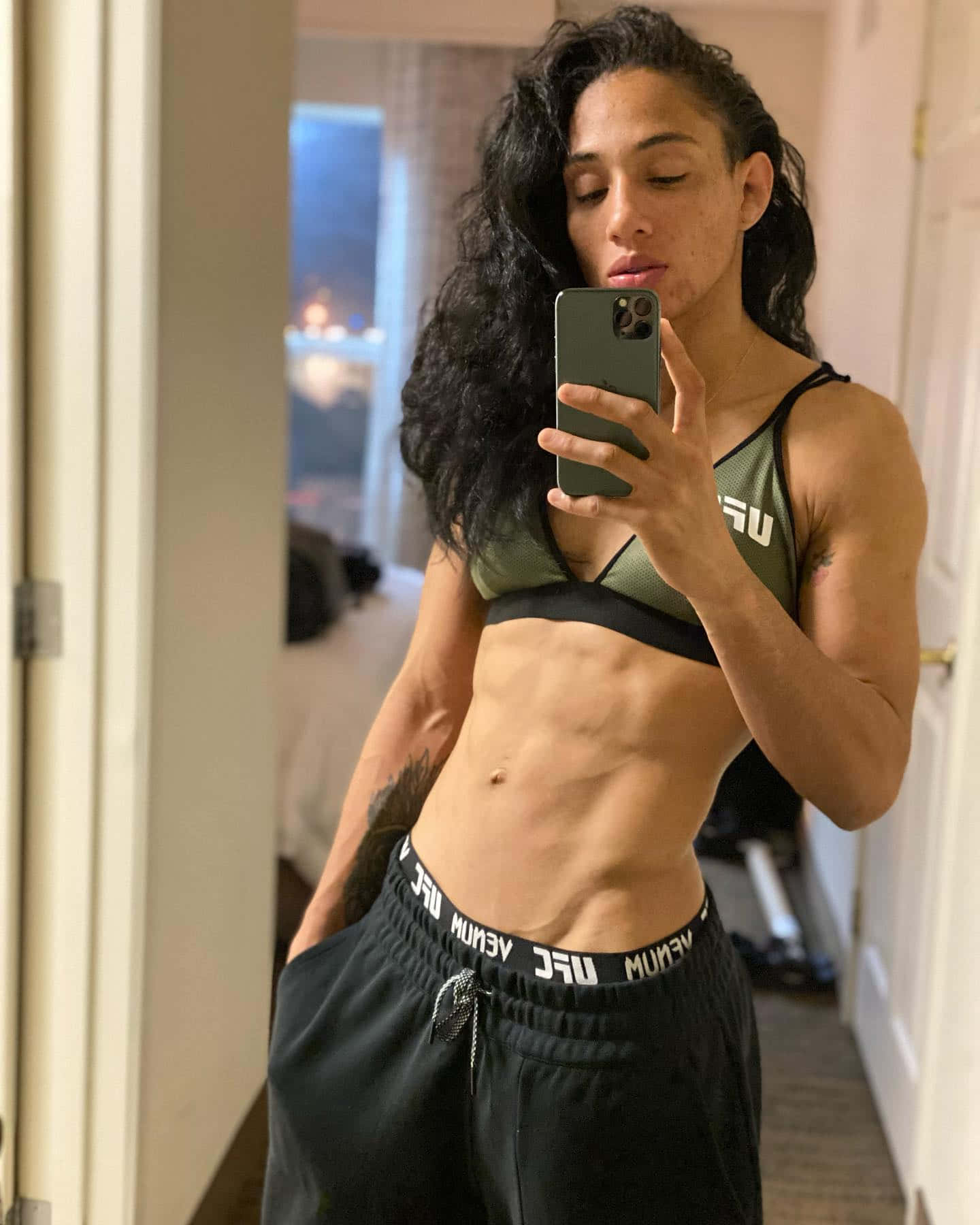 Taila Santos, mirror selfie, curly hair, HD Phone Wallpaper
