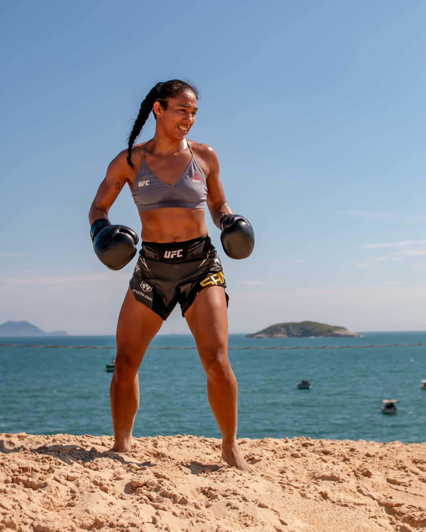 Taila Santos, UFC gear, sunlit beach, HD Phone Wallpaper