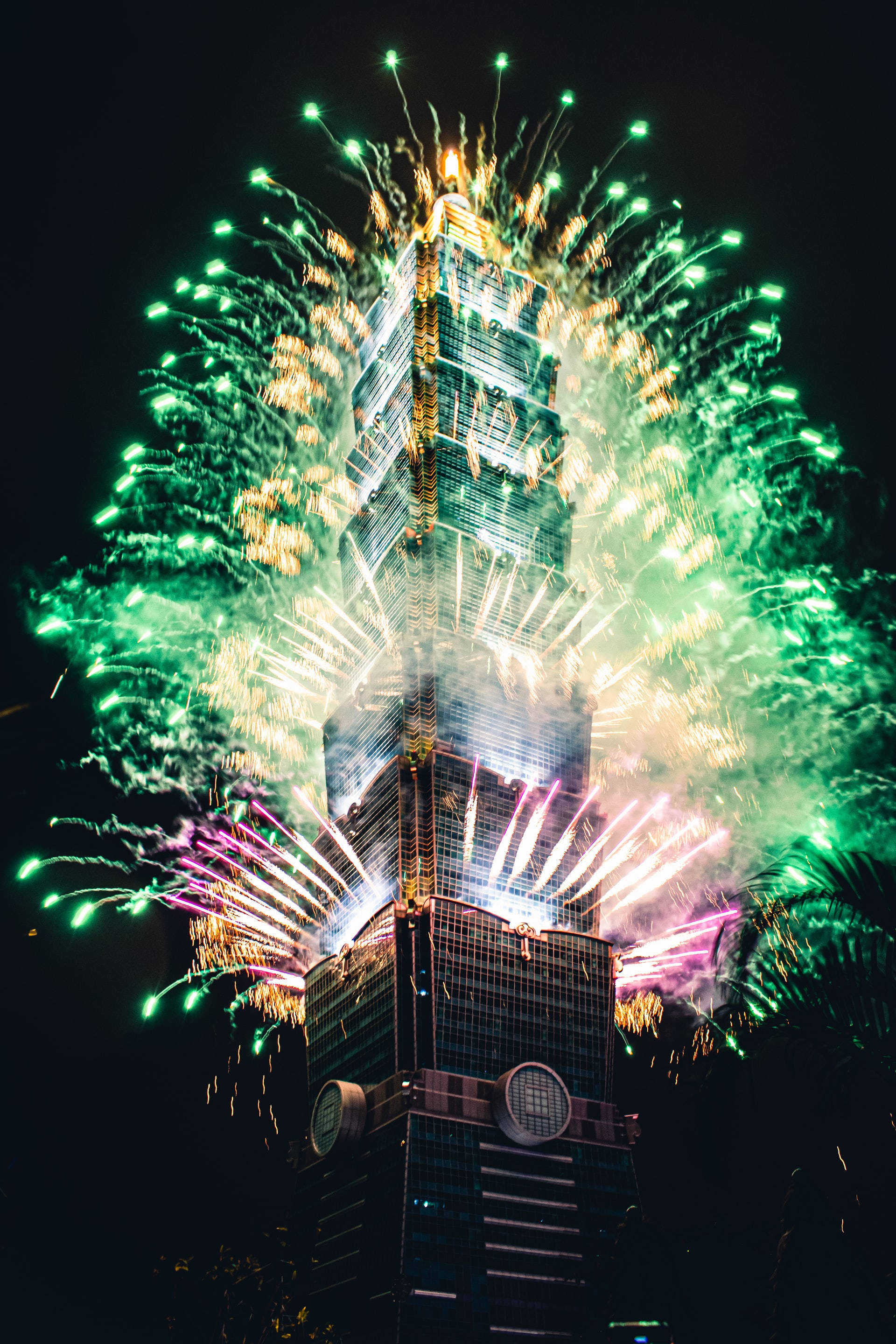 Taipei 101, green fireworks, gold fireworks, 2K Phone Wallpaper