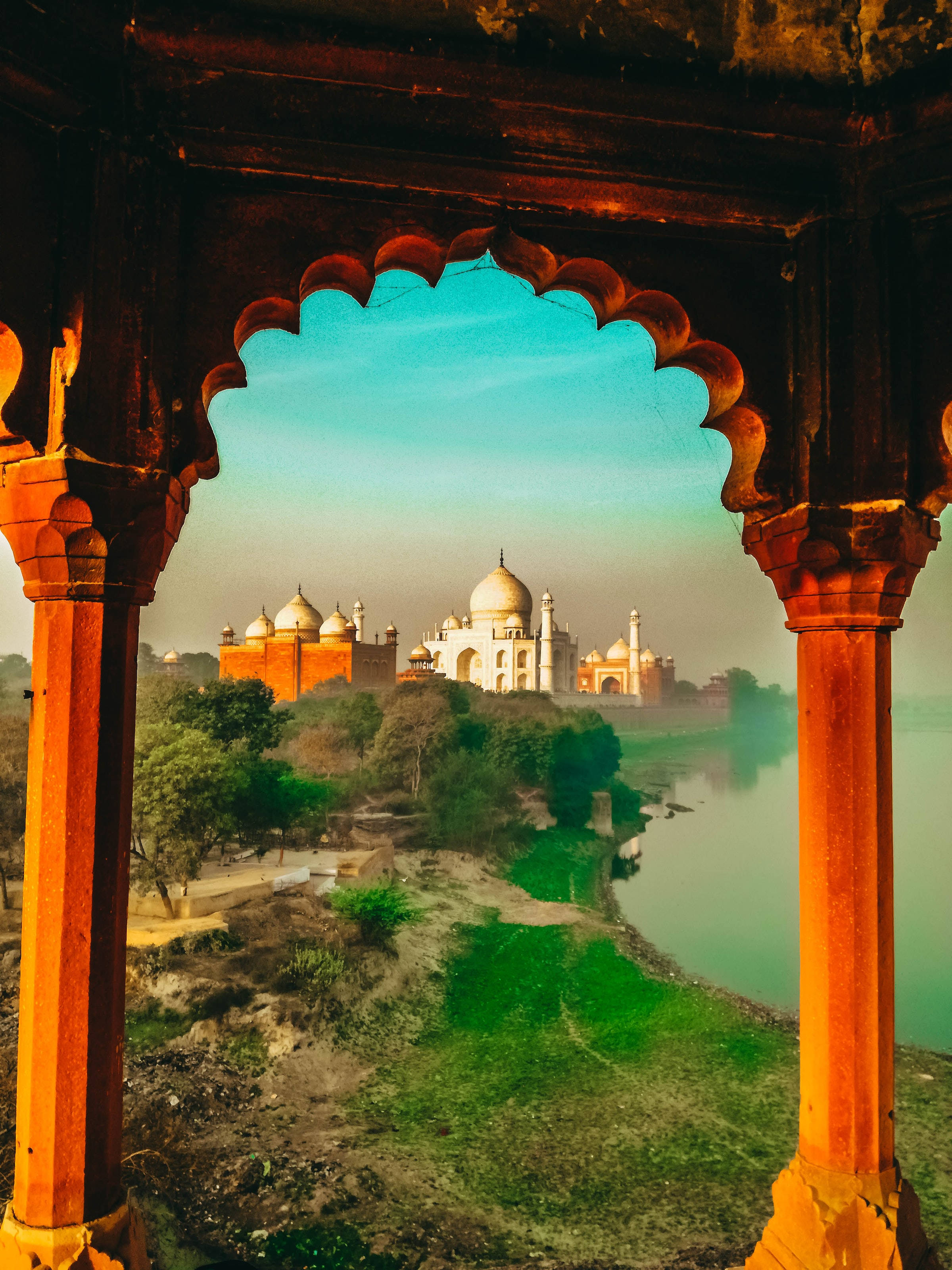 Taj Mahal, red sandstone archway, sunrise, 2K Phone Wallpaper