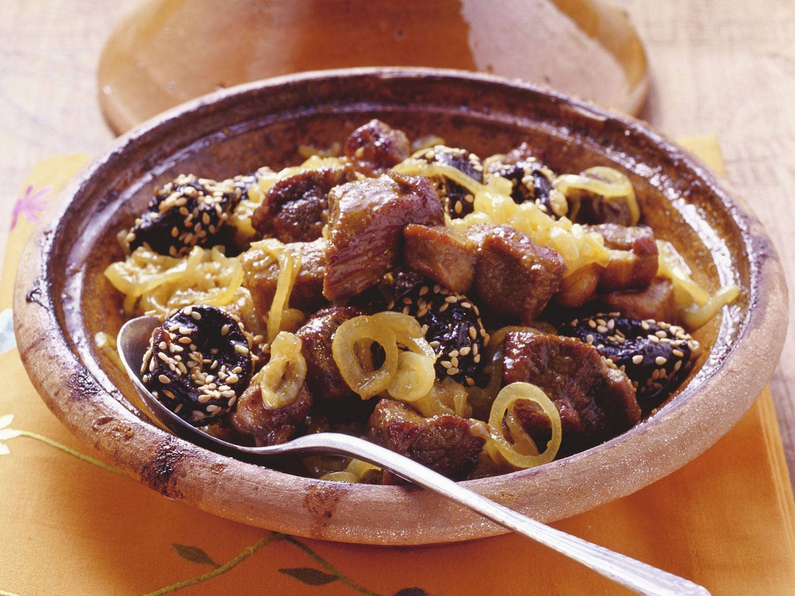 meat tajine, olives, onions, HD Desktop Wallpaper