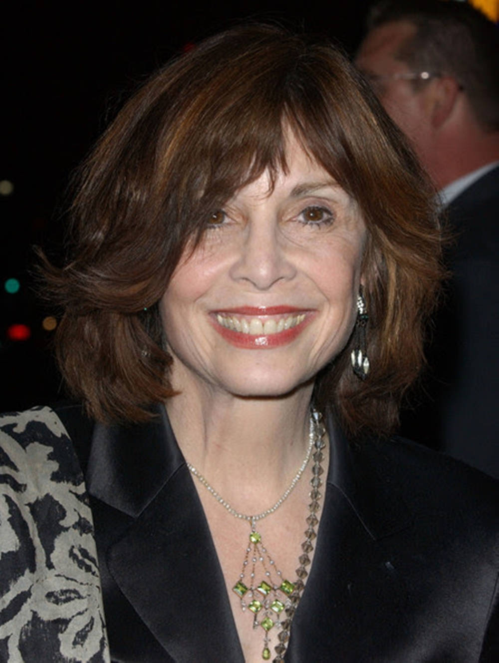 Talia Shire, 2006, black blazer, HD Phone Wallpaper
