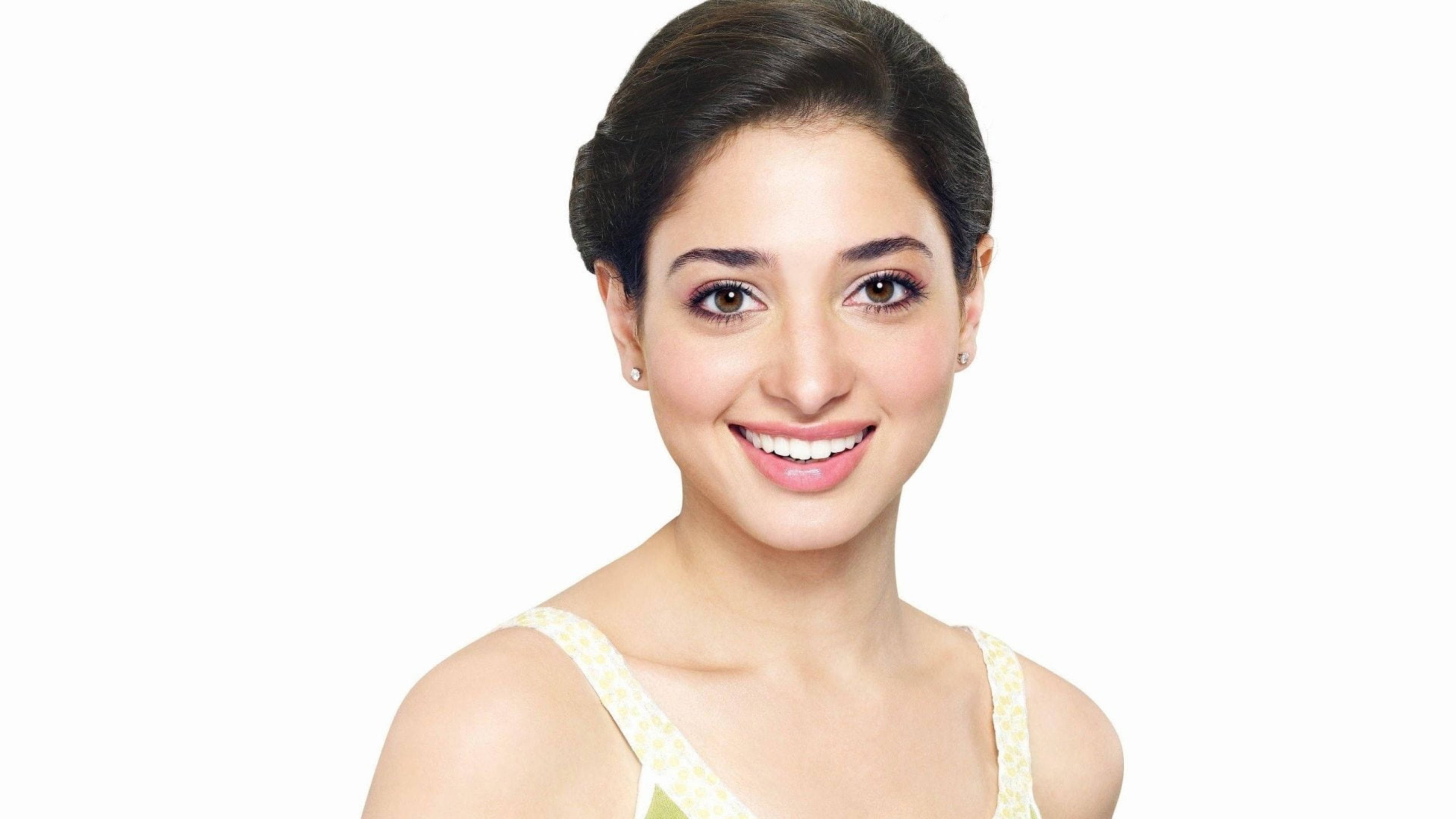 Tamannaah Bhatia, dark hair, bright smile, 4K Desktop Wallpaper