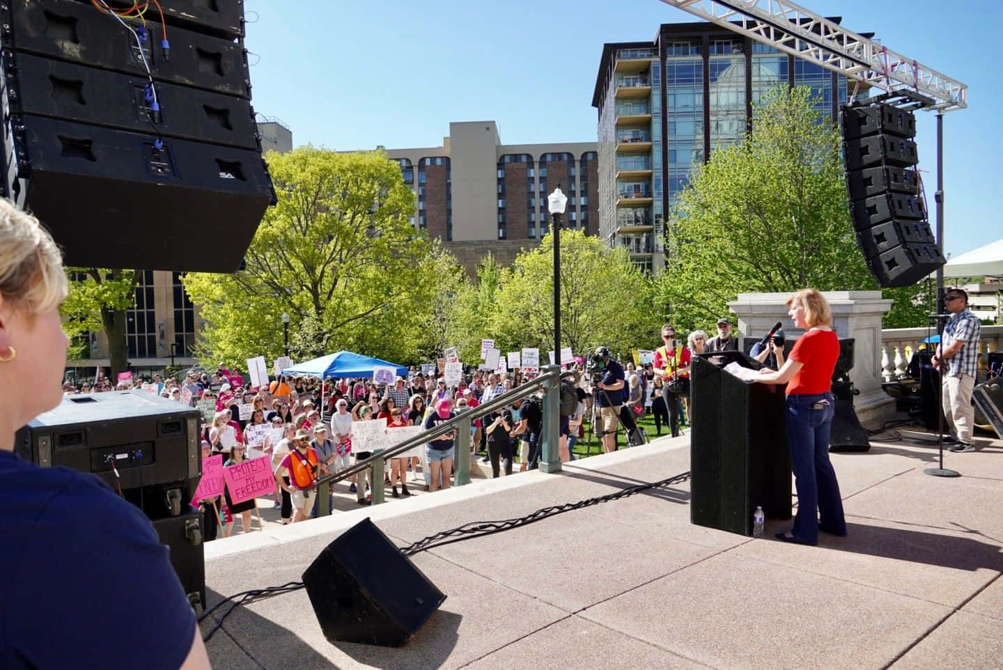 Tammy Baldwin, rally stage, red shirt, HD Desktop Wallpaper