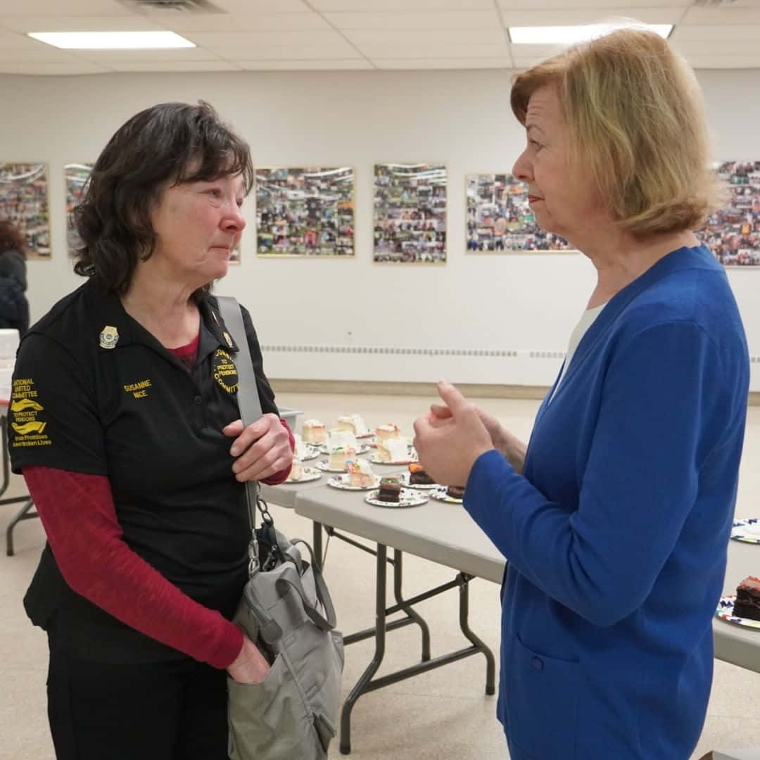 Tammy Baldwin, community event, dessert plates, SD Desktop Wallpaper