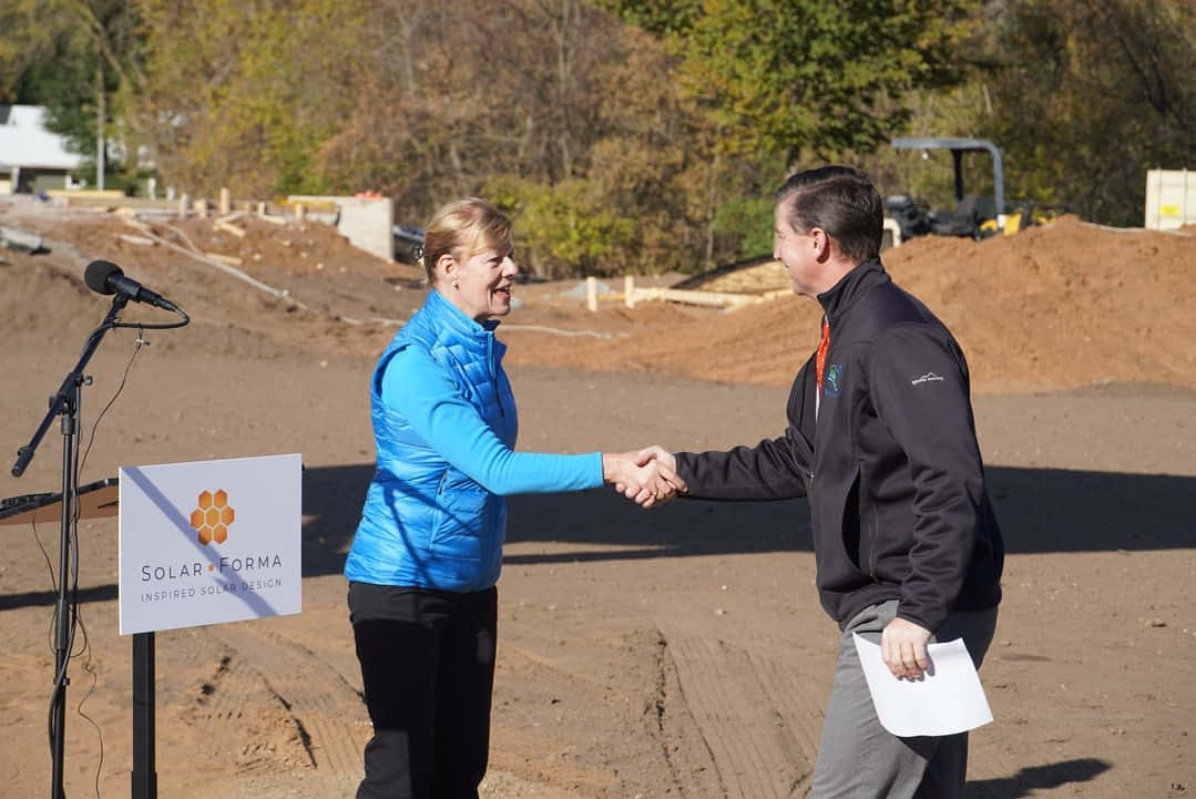 Tammy Baldwin, solar project groundbreaking, sign, SD Desktop Wallpaper