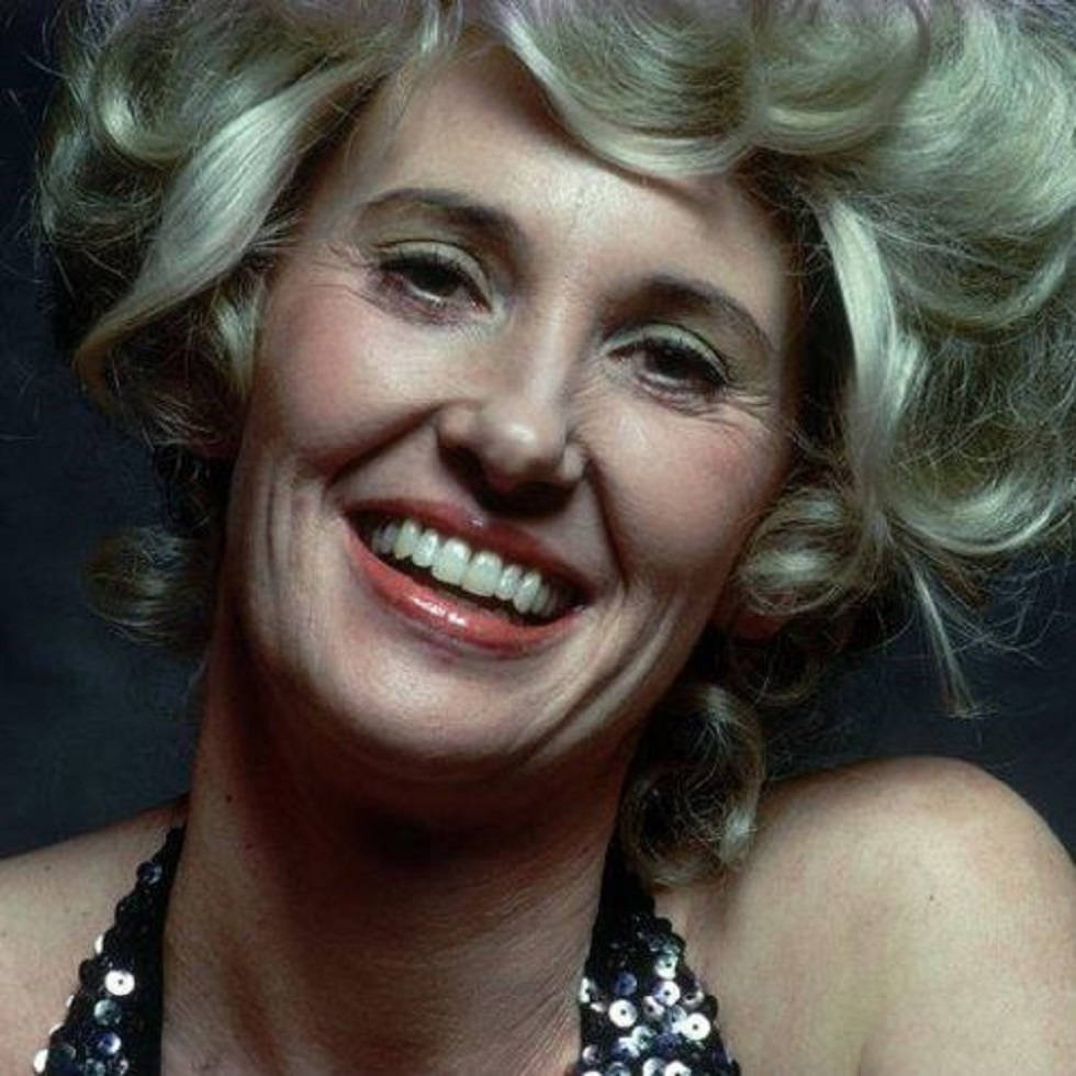 Tammy Wynette, blonde curls, sparkling halter top, SD Desktop Wallpaper