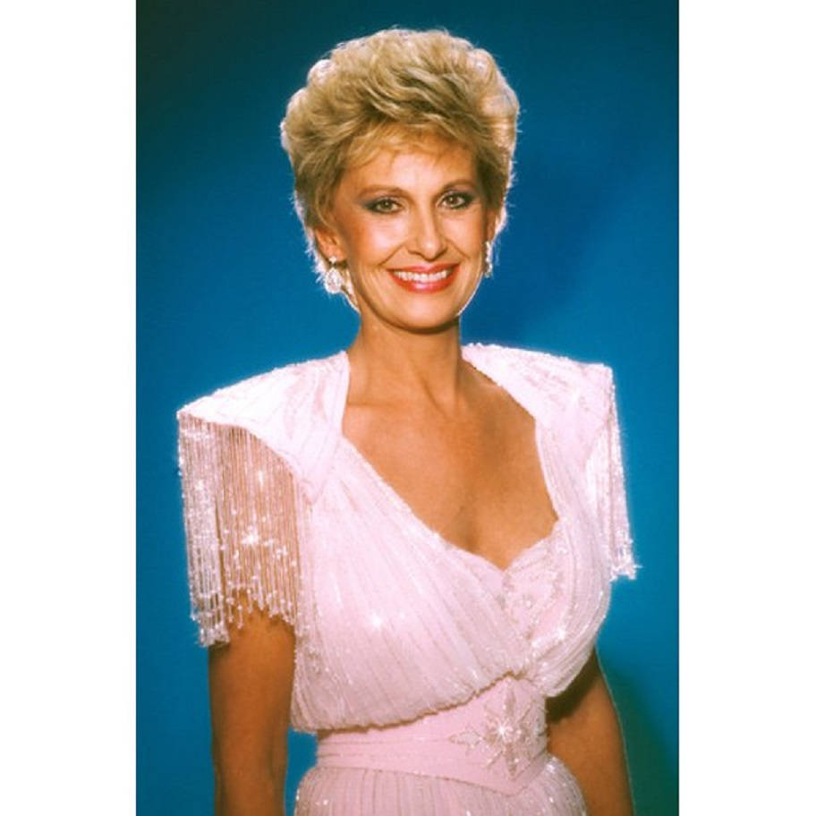Tammy Wynette, 1990, pink dress, SD Desktop Wallpaper