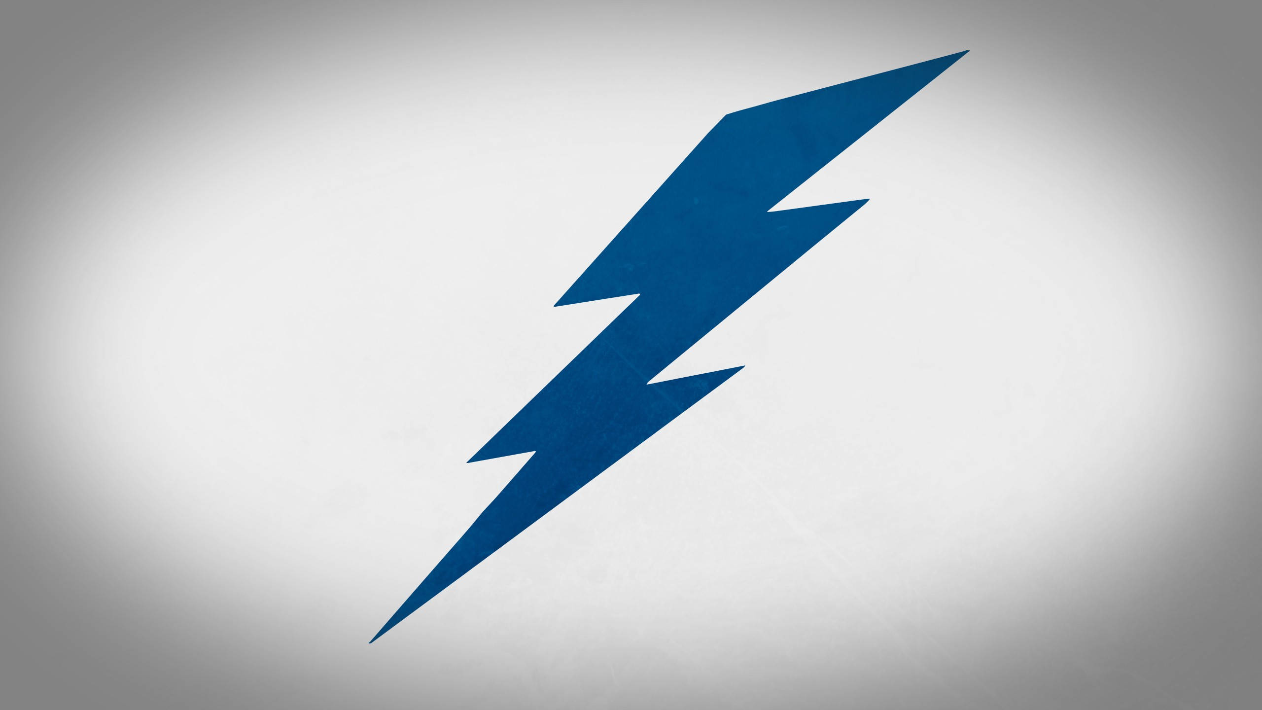 Tampa Bay Lightning, blue lightning bolt icon, soft gradient gray background, 2K Desktop Wallpaper