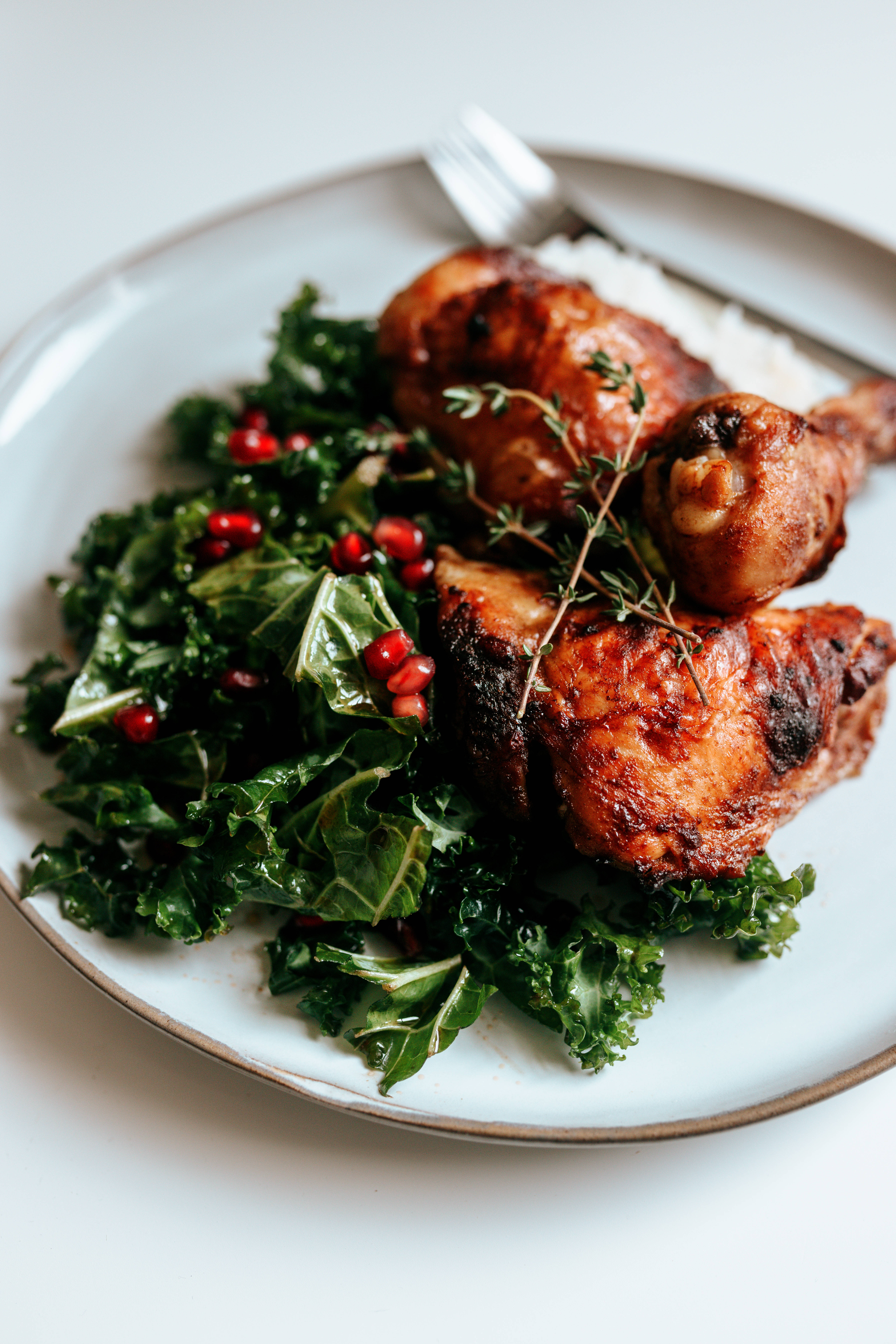 tandoori chicken, plate, roasted chicken legs, 8K Phone Wallpaper