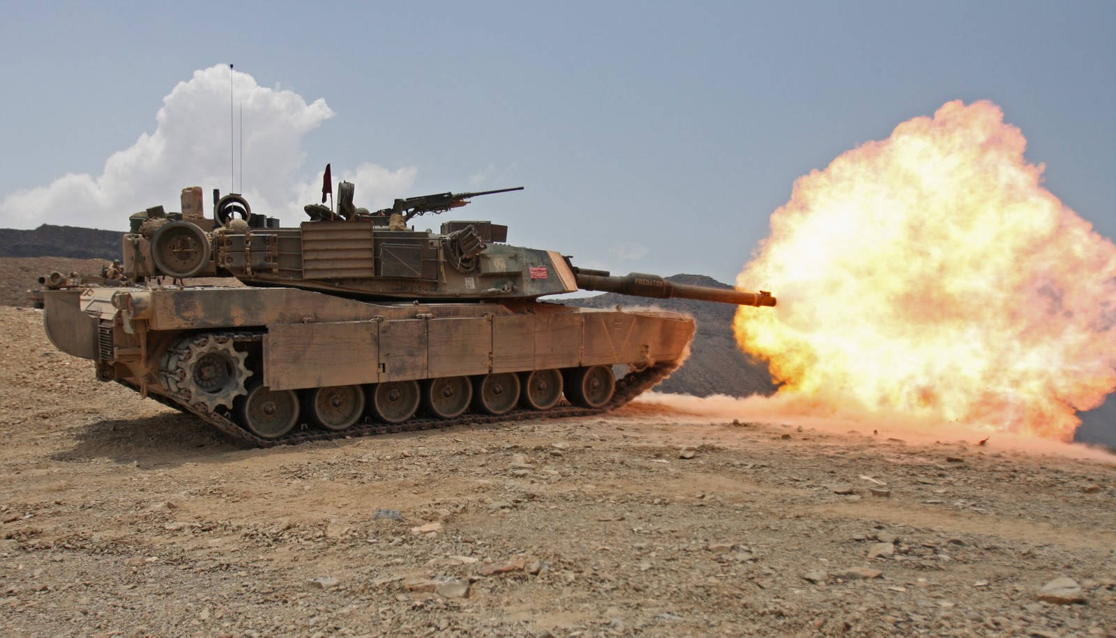 military tank, barren desert landscape, clear blue sky, HD Desktop Wallpaper