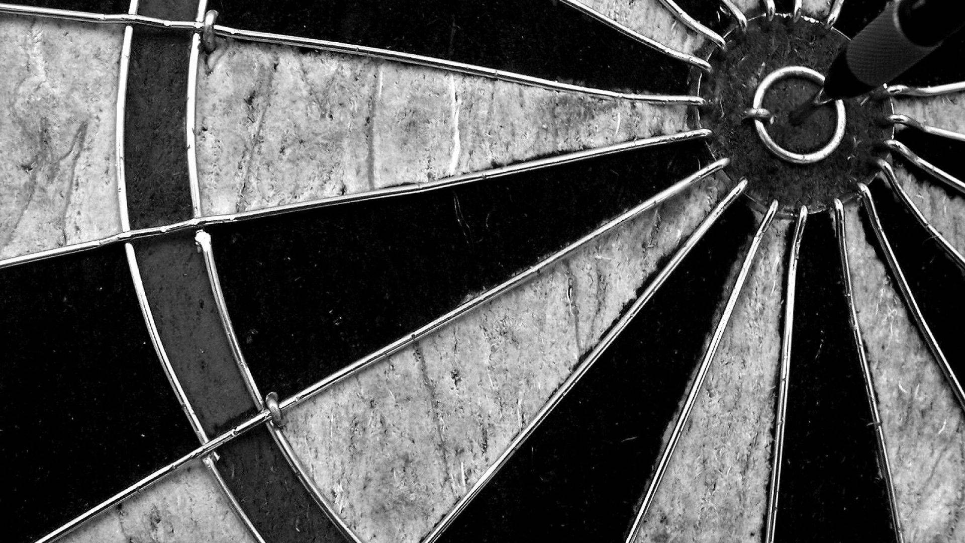 greyscale target board, dartboard, bullseye, Full HD Desktop Wallpaper