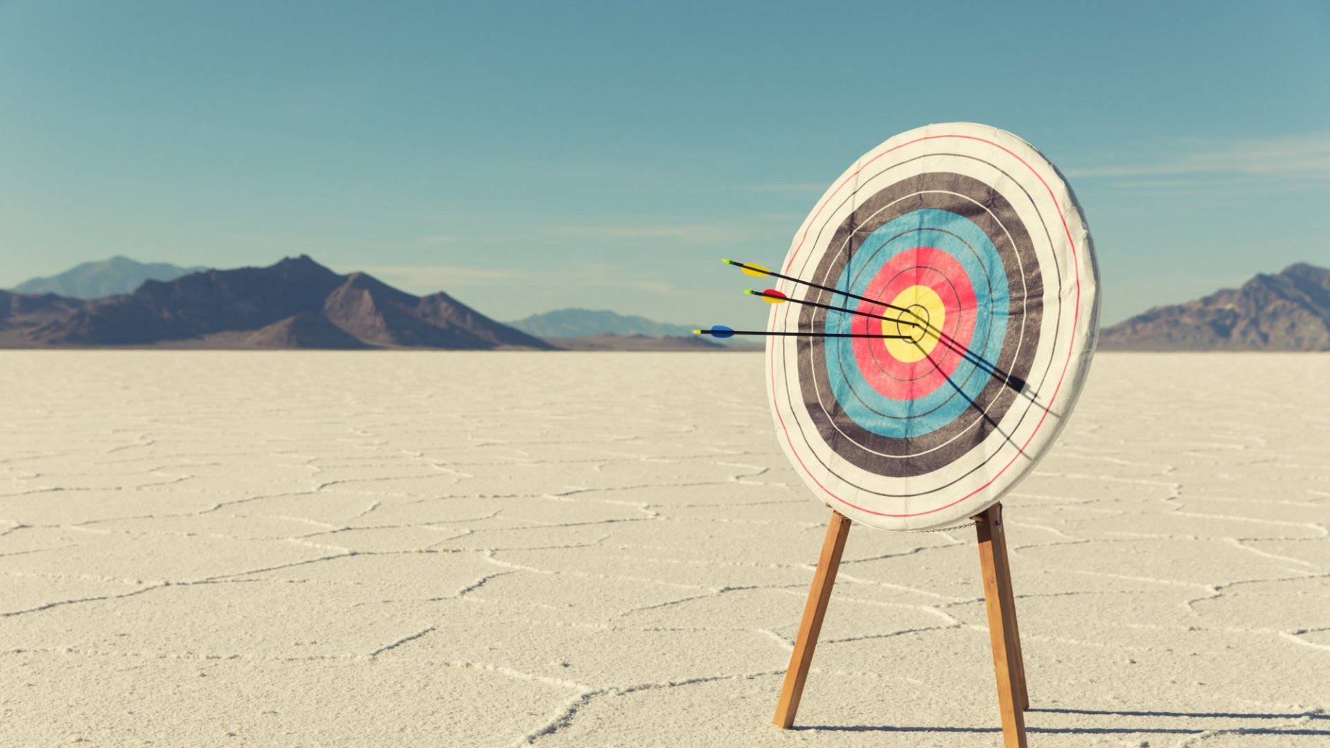 archery target, bullseye, cracked salt flat, Full HD Desktop Wallpaper
