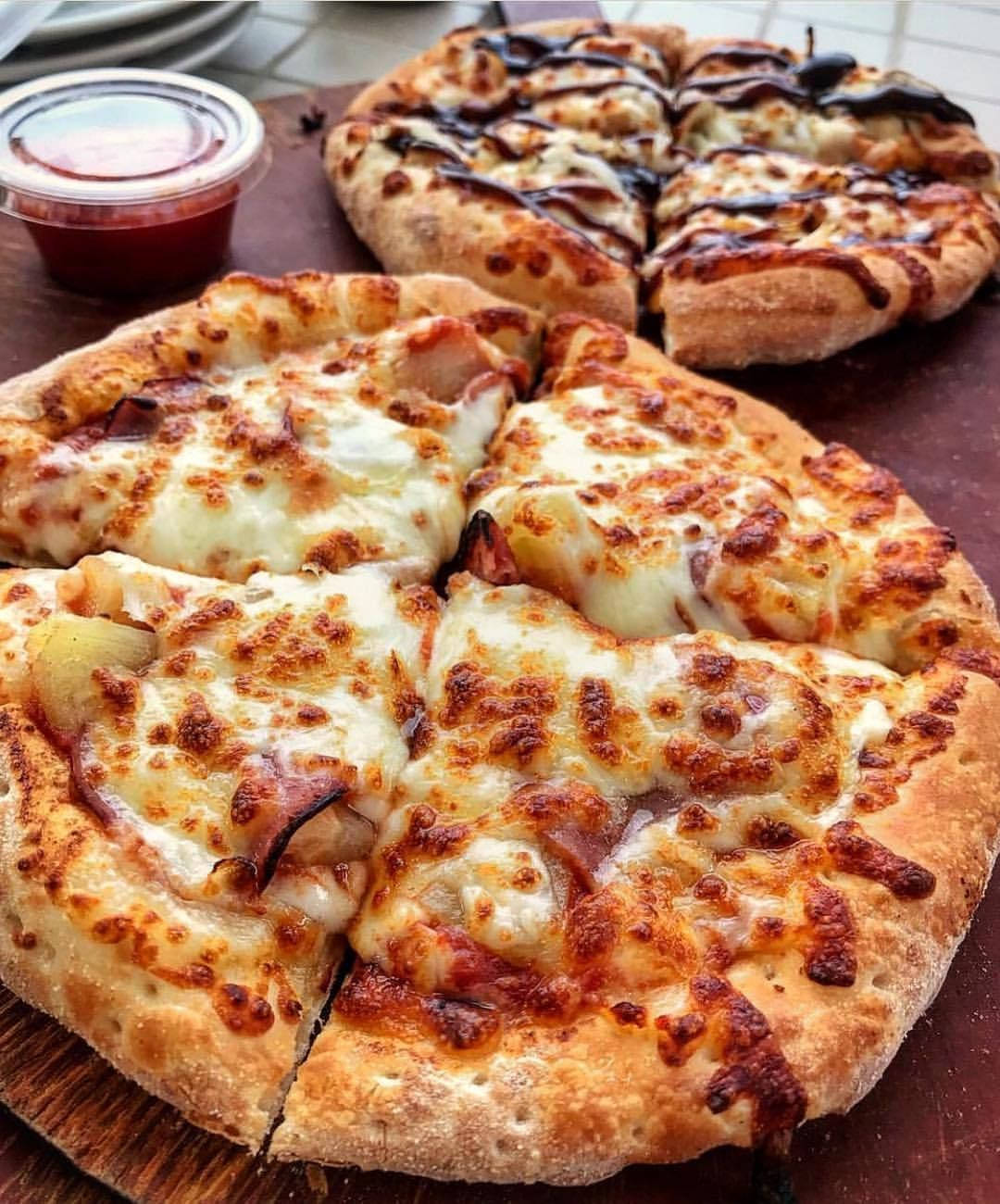 Tasty, golden crusts, melted cheese, HD Phone Wallpaper