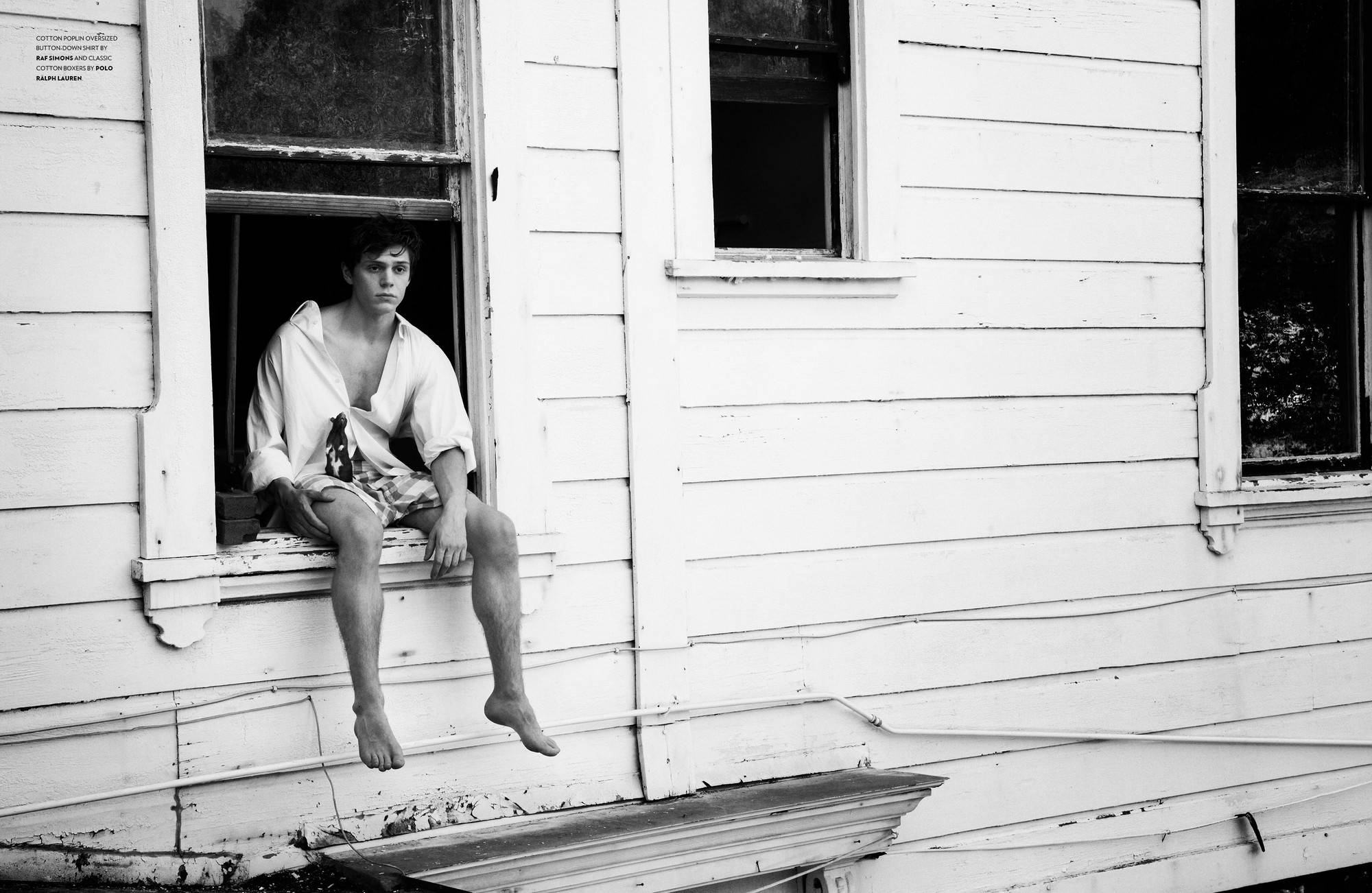 Tate Langdon, windowsill, weathered white house, Full HD Desktop Wallpaper