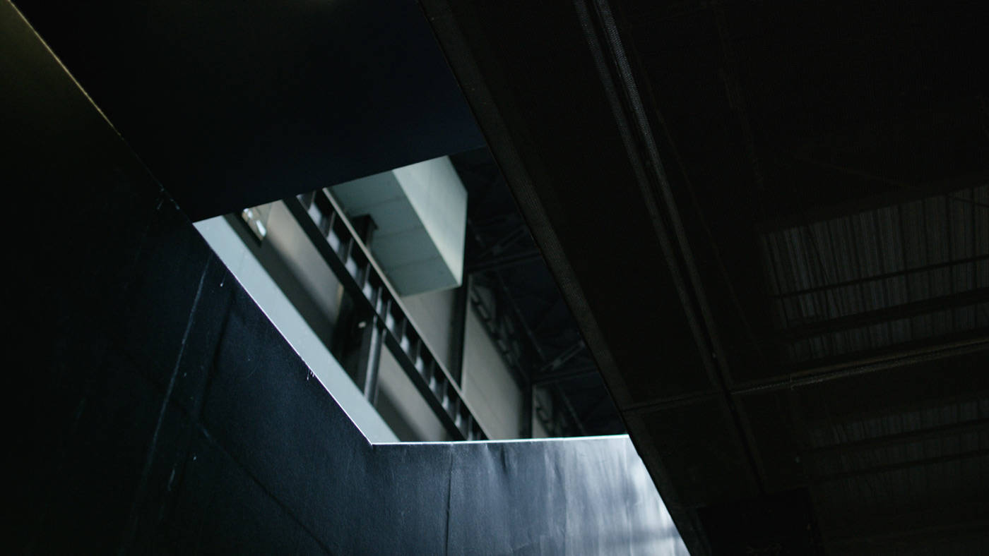Tate Modern, dark industrial ceiling, geometric shadows, HD Desktop Wallpaper