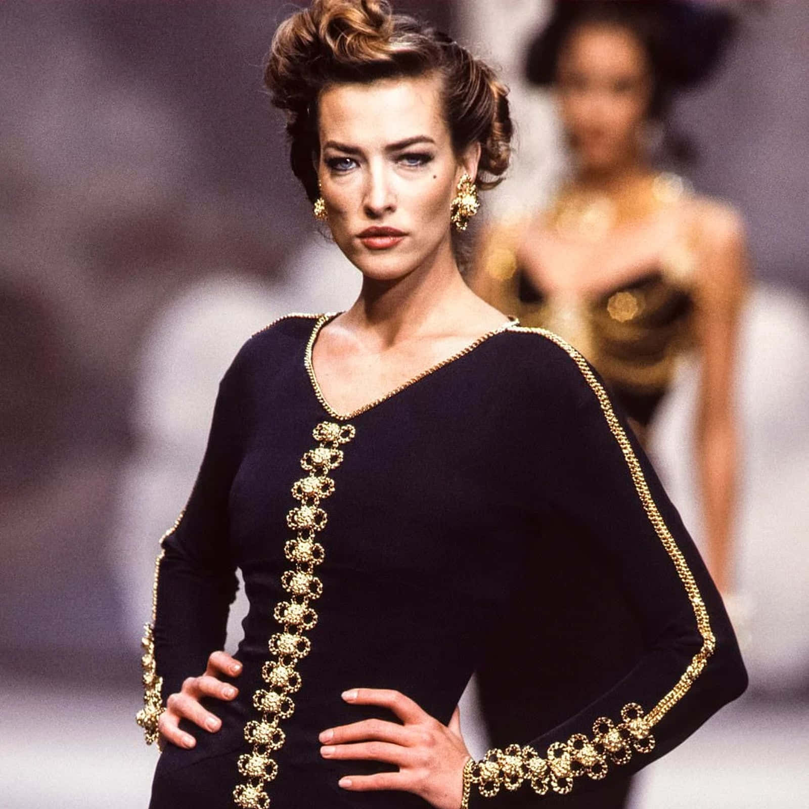 Tatjana Patitz, black gown, gold floral embroidery, HD Desktop Wallpaper