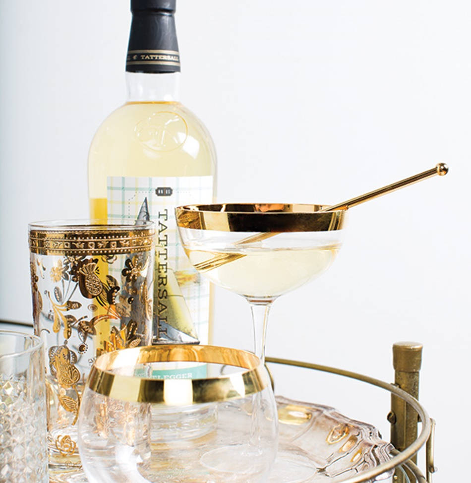 Tattersall, dry vodka martini, gold-rimmed cocktail glasses, SD Phone Wallpaper