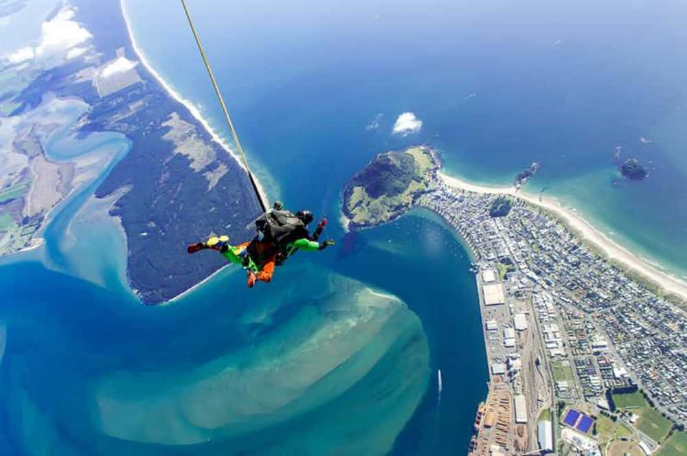Tauranga, skydiver, bright gear, SD Desktop Wallpaper