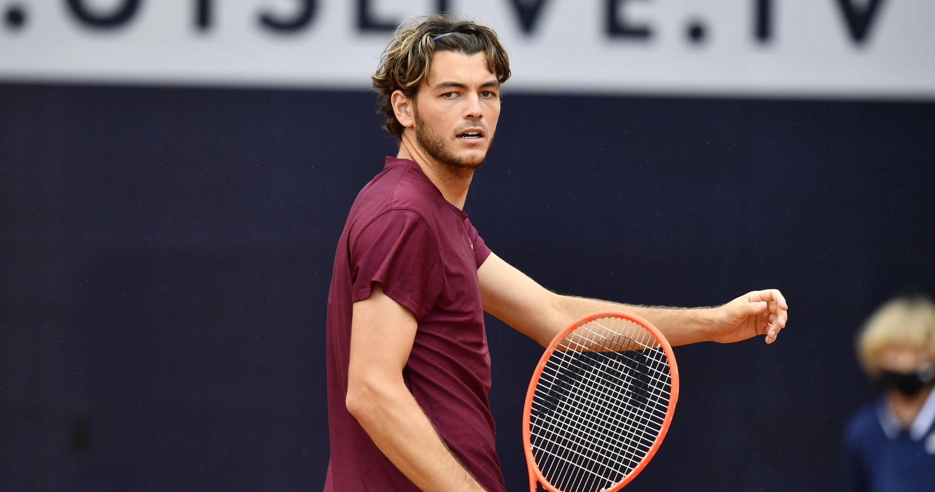 Taylor Fritz, maroon shirt, orange racket, HD Desktop Wallpaper