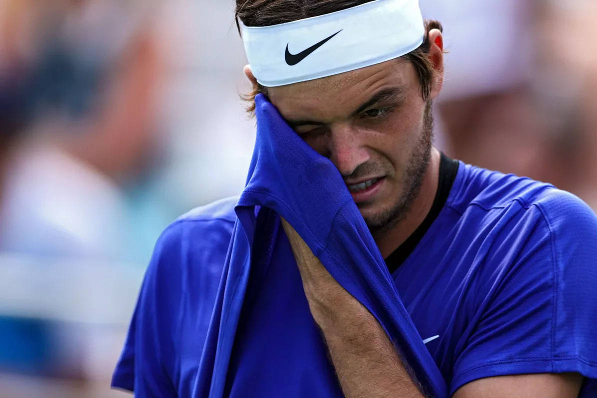 Taylor Fritz, blue towel, tennis player, SD Desktop Wallpaper