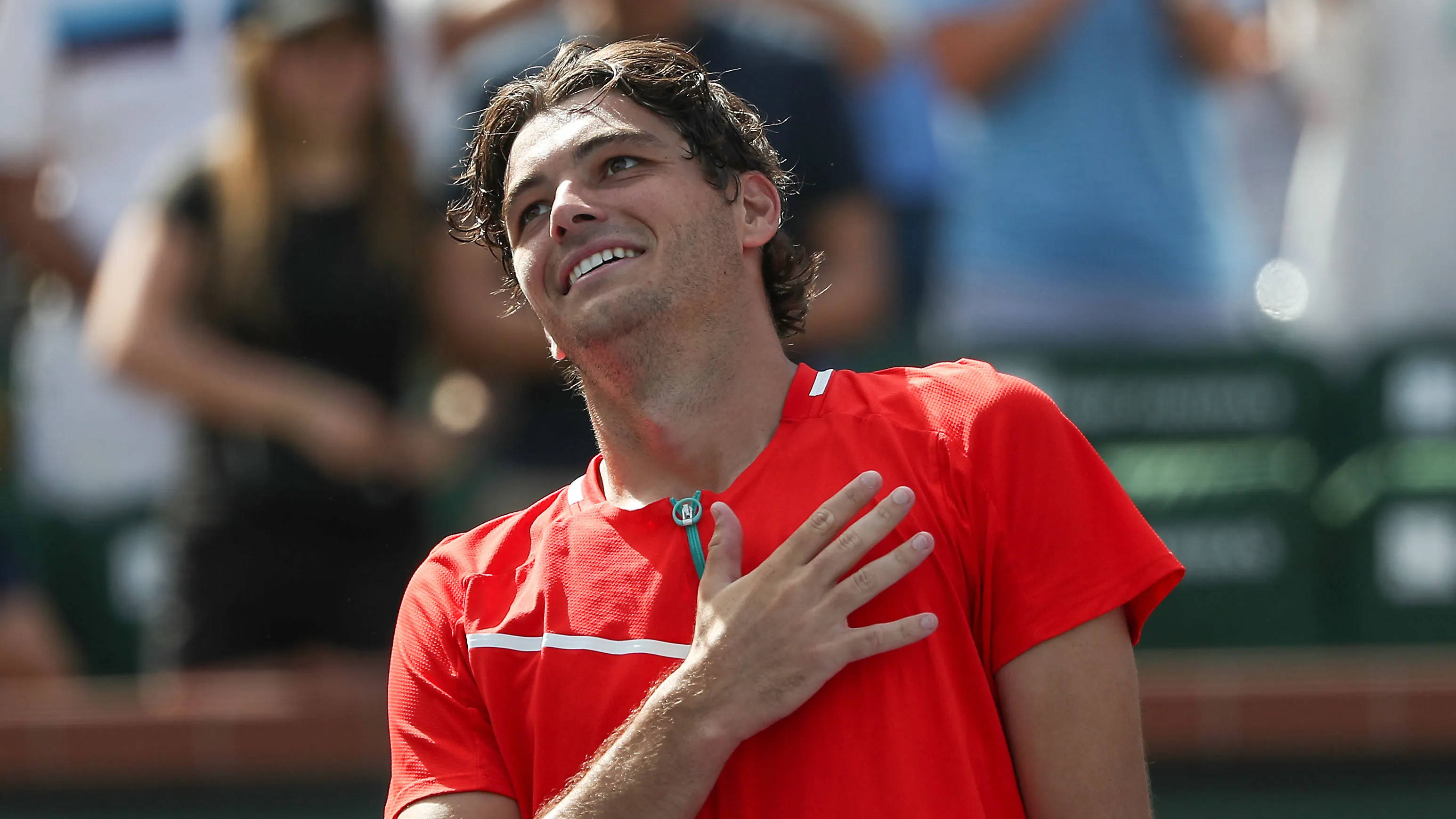 Taylor Fritz, red shirt, sunlit court, 2K Desktop Wallpaper