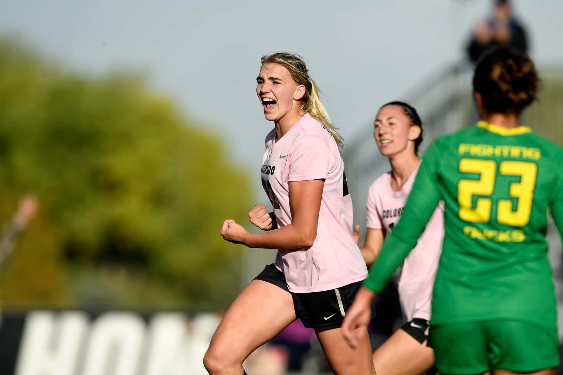 Taylor Kornieck, pink jersey, soccer field, HD Desktop Wallpaper