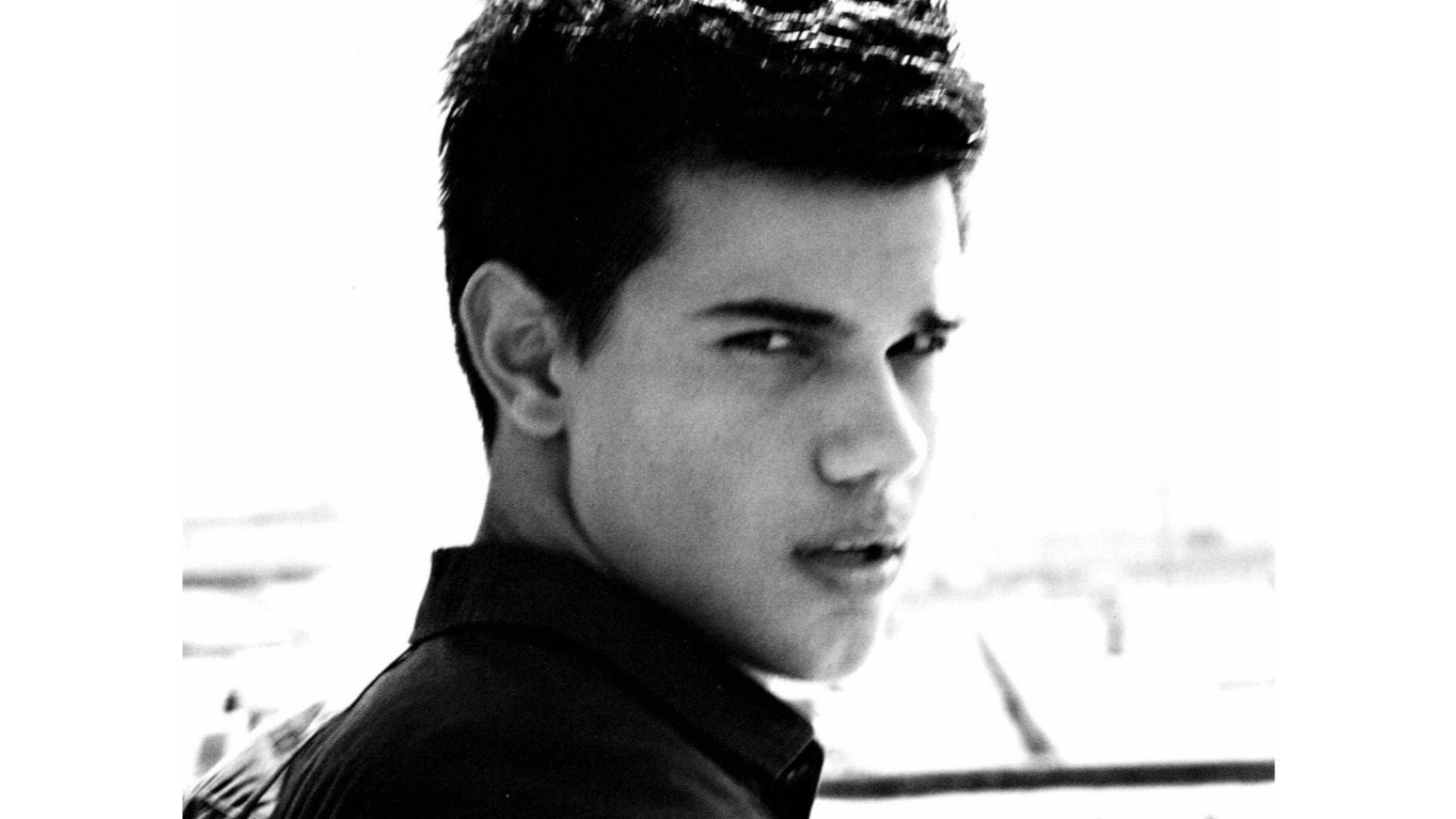 Taylor Lautner, black and white portrait, intense gaze, Full HD Desktop Wallpaper
