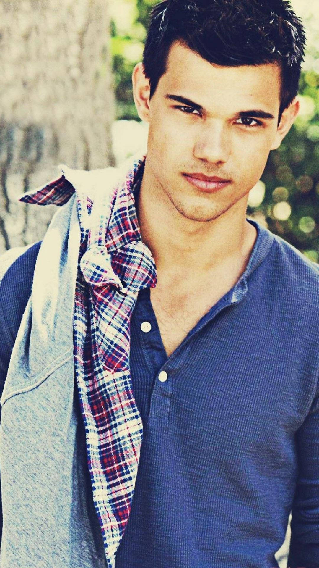 Taylor Lautner, blue henley shirt, plaid shirt, Full HD Phone Wallpaper
