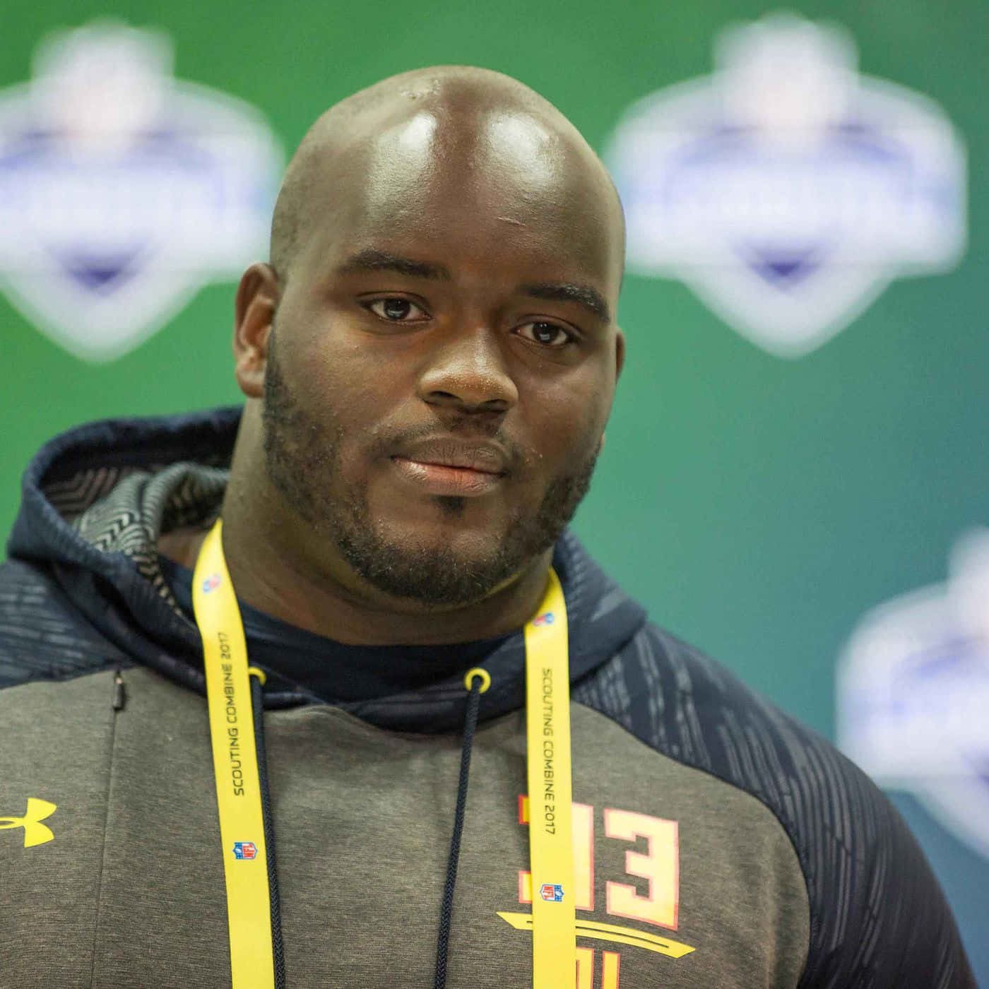 Taylor Moton, 2017 NFL Scouting Combine, grey hoodie, HD Desktop Wallpaper