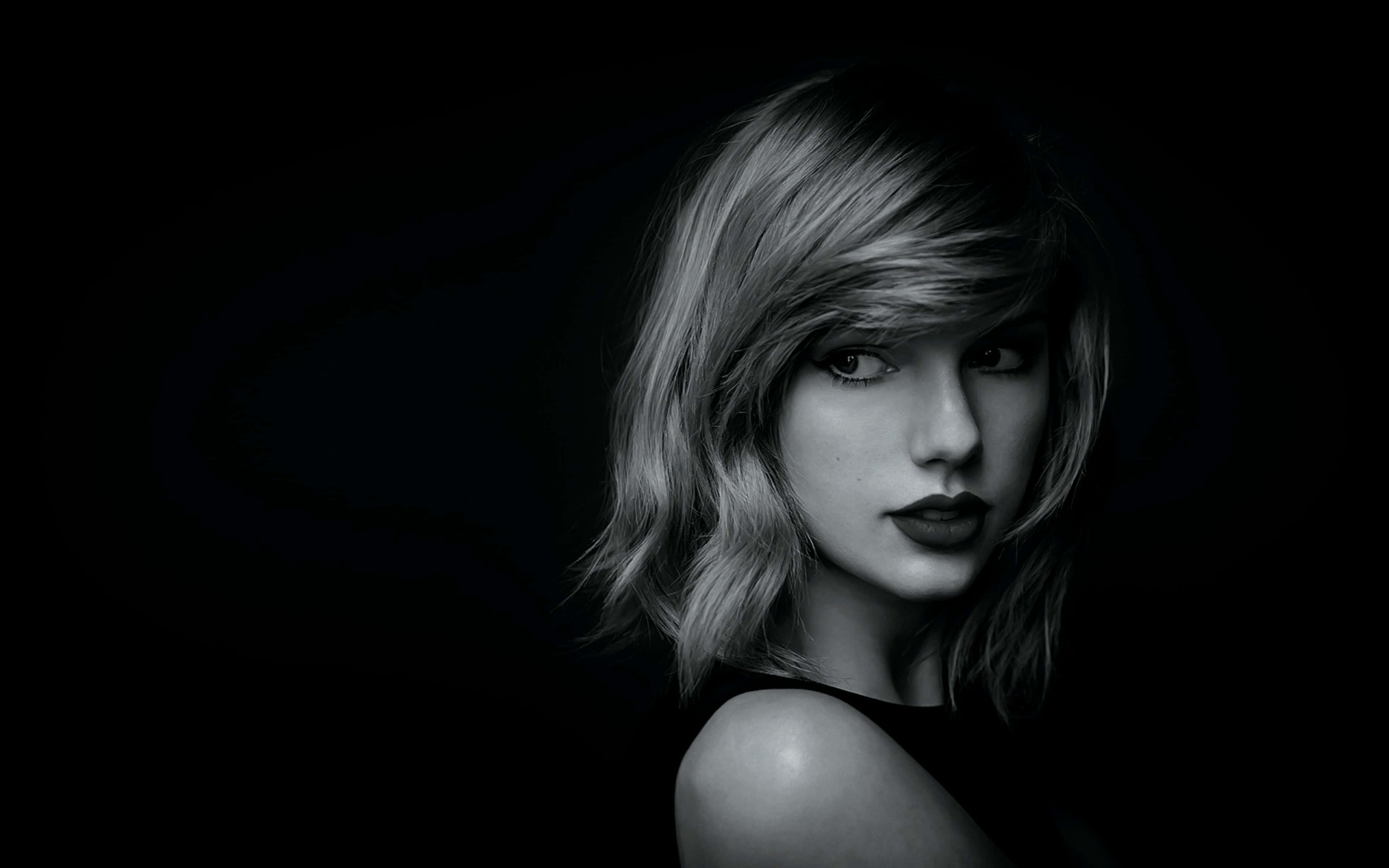 Taylor Swift, black and white portrait, soft lighting, 4K Desktop Wallpaper