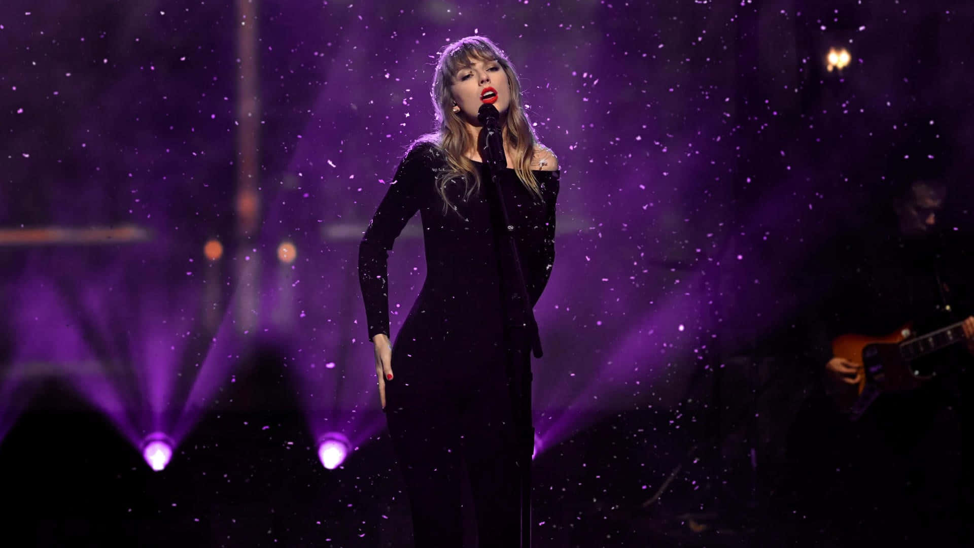 Taylor Swift, purple-lit stage, glitter, Full HD Desktop Wallpaper