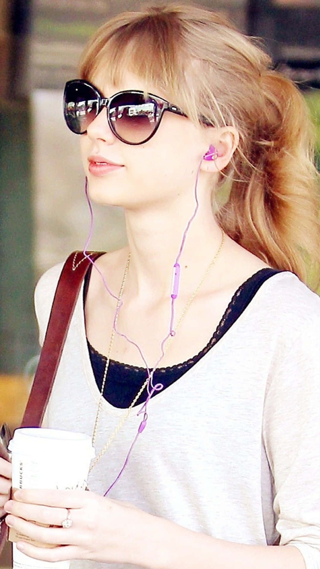 Taylor Swift, iPhone, purple earbuds, Full HD Phone Wallpaper