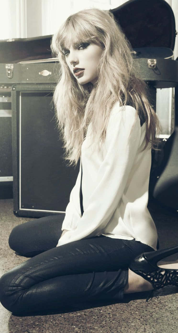 Taylor Swift, iPhone, guitar case, HD Phone Wallpaper