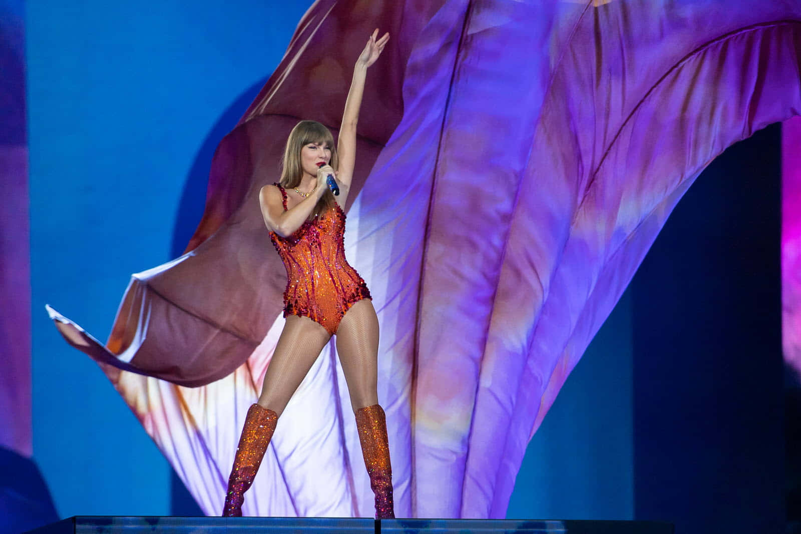 Taylor Swift, sparkling orange bodysuit, matching boots, HD Desktop Wallpaper
