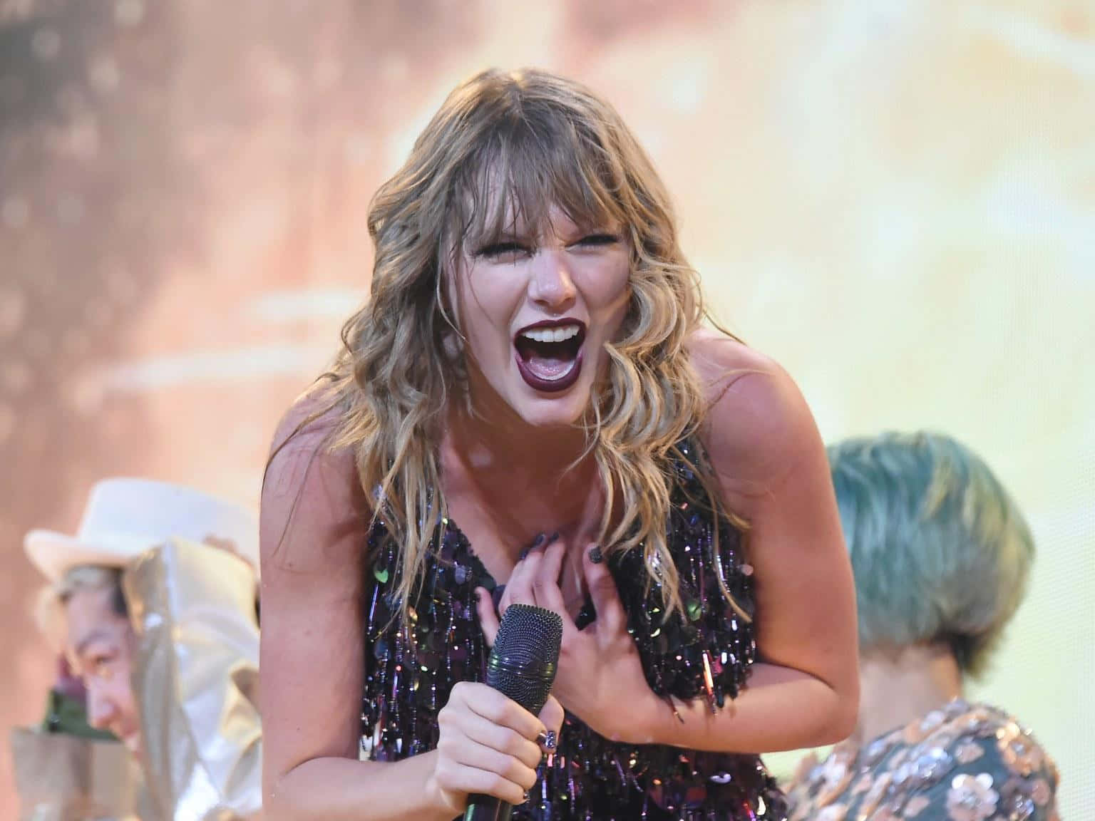 Taylor Swift, microphone, sparkling black dress, HD Desktop Wallpaper