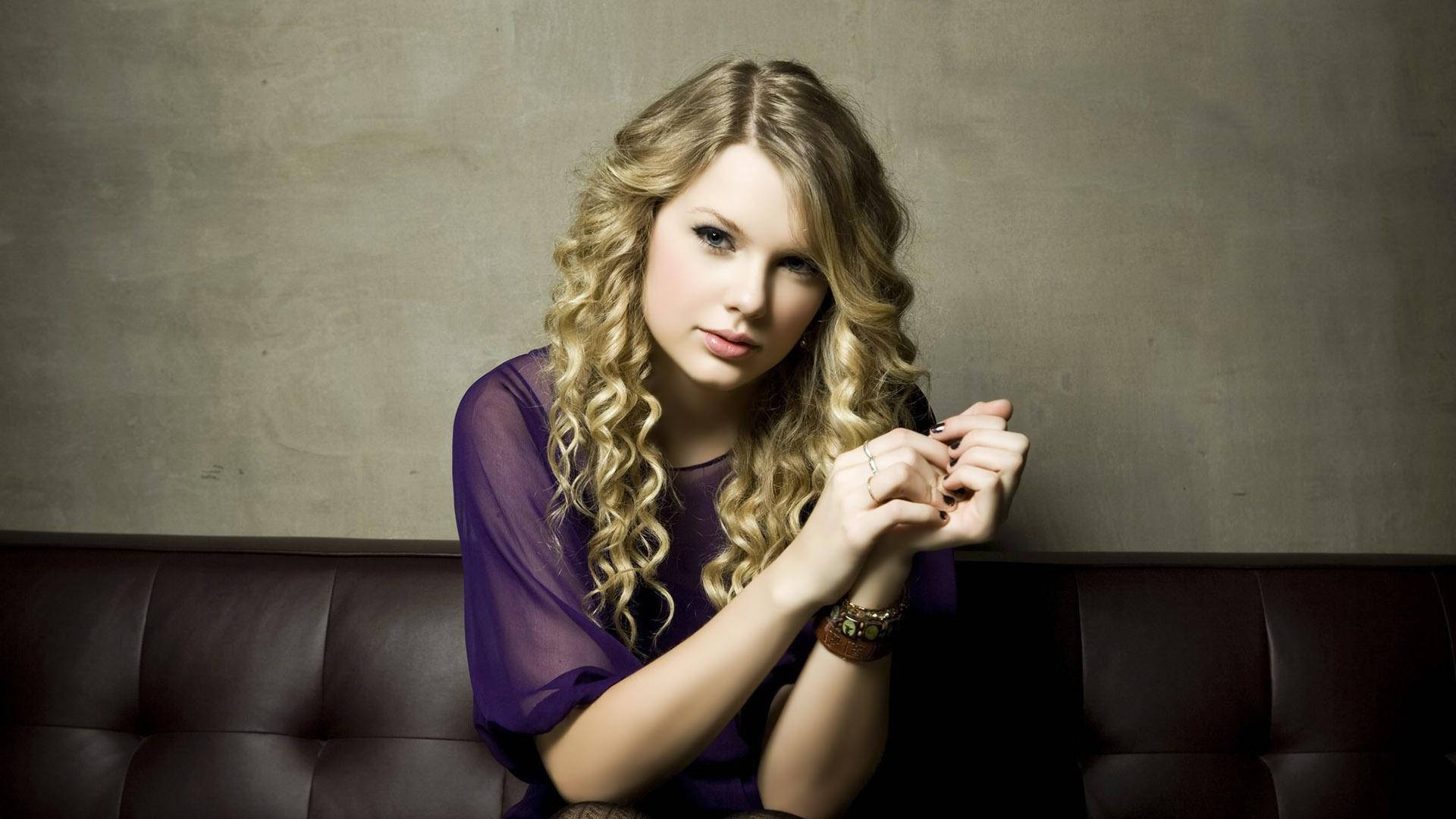 Taylor Swift, curly hair, long curly blonde hair, Full HD Desktop Wallpaper