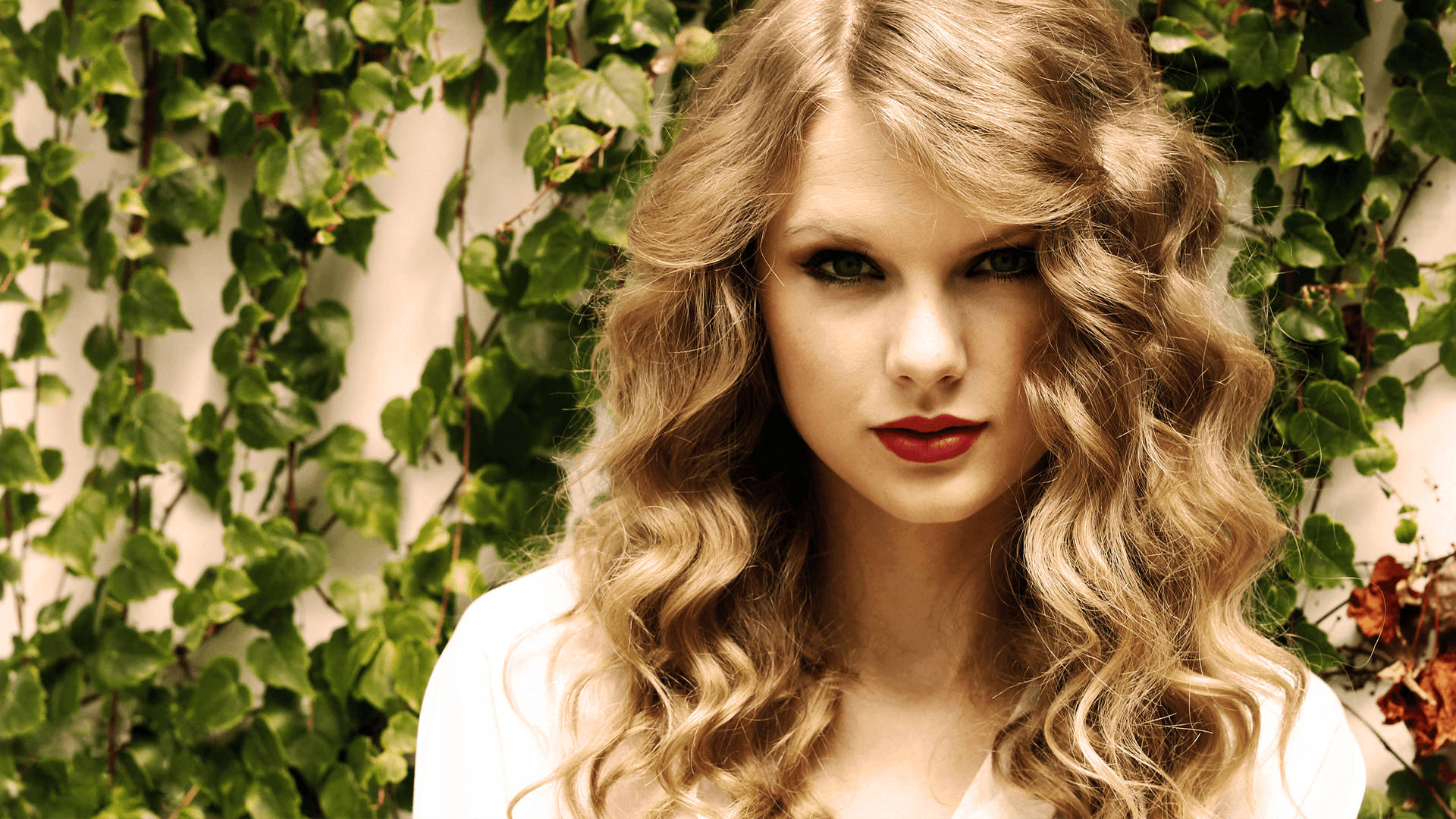 Taylor Swift, golden curls, bold red lips, Full HD Desktop Wallpaper