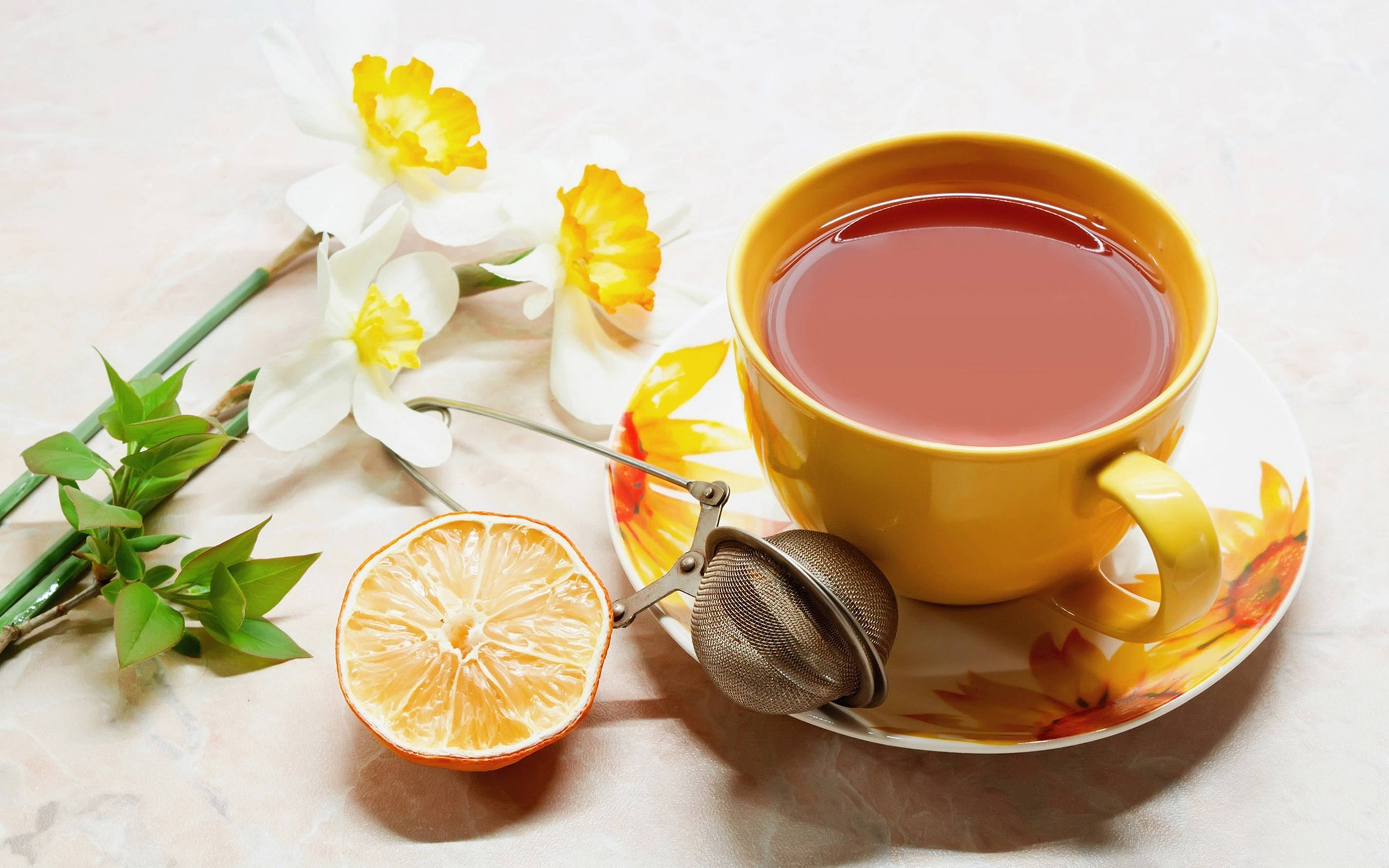 cute floral tea cup, yellow cup of tea, lemon slice, 2K Desktop Wallpaper